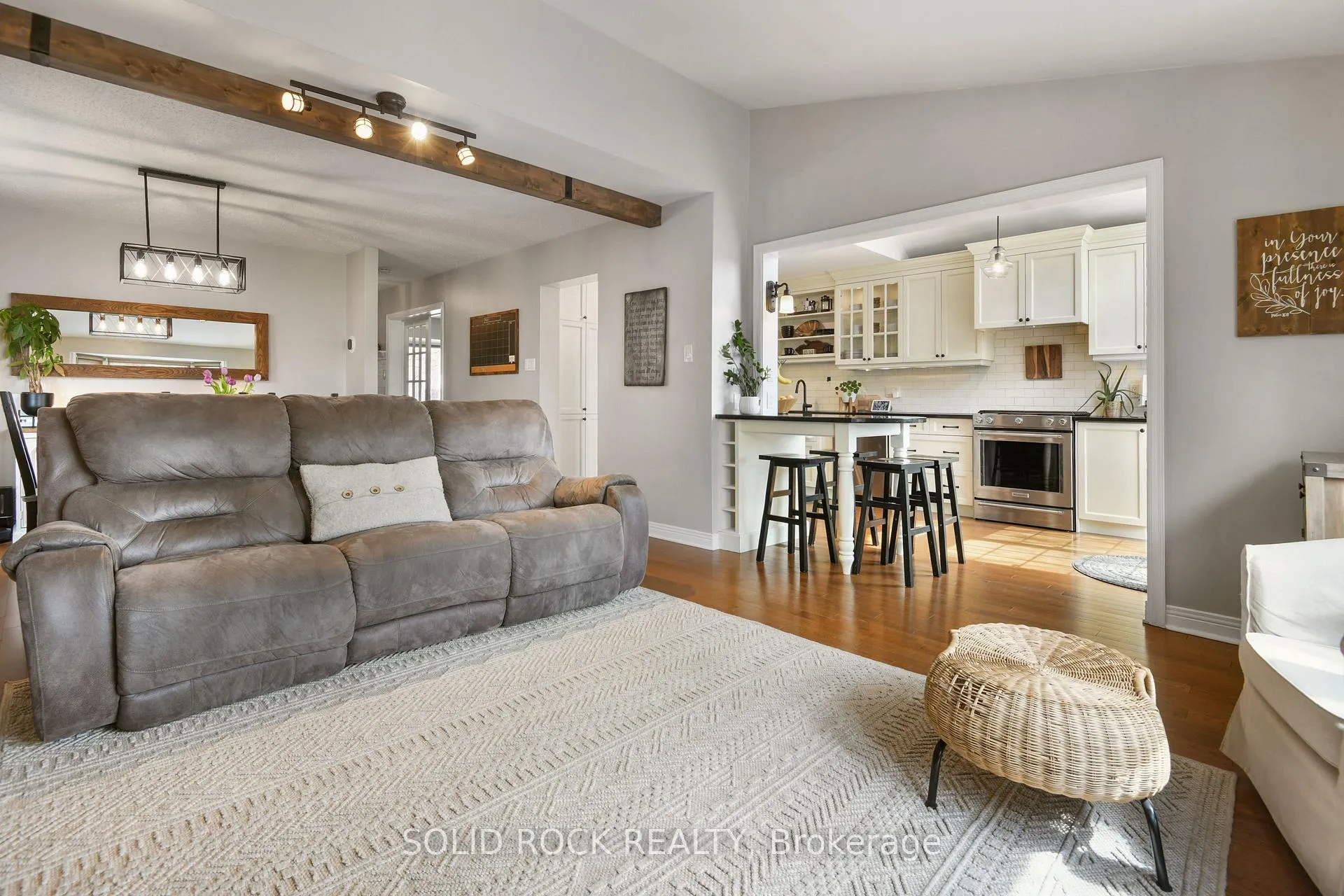 Photo 6 of 20 Shetland Way, Ottawa, Kanata - Bridlewood — HOMEH