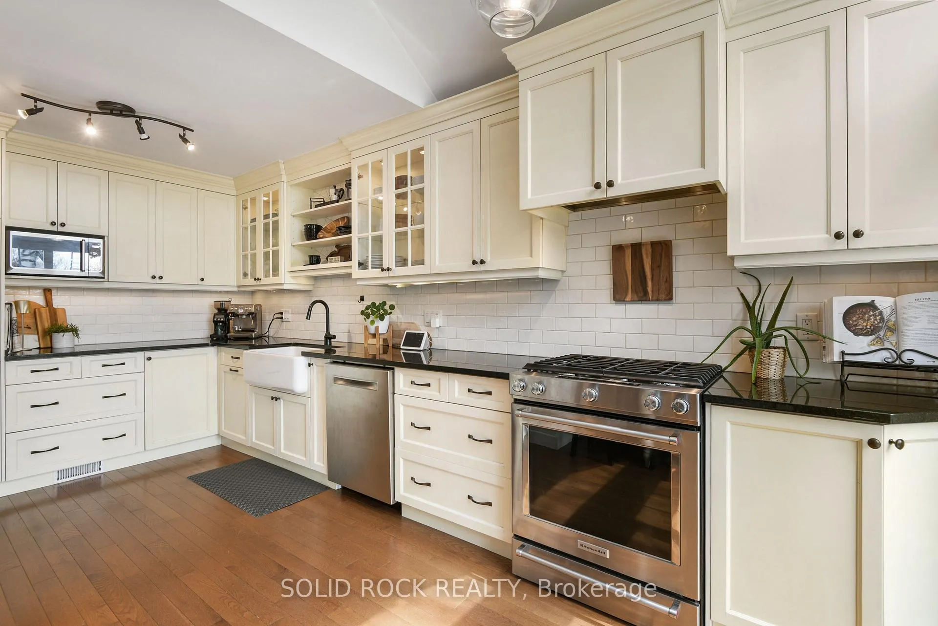 Photo 13 of 20 Shetland Way, Ottawa, Kanata - Bridlewood — HOMEH
