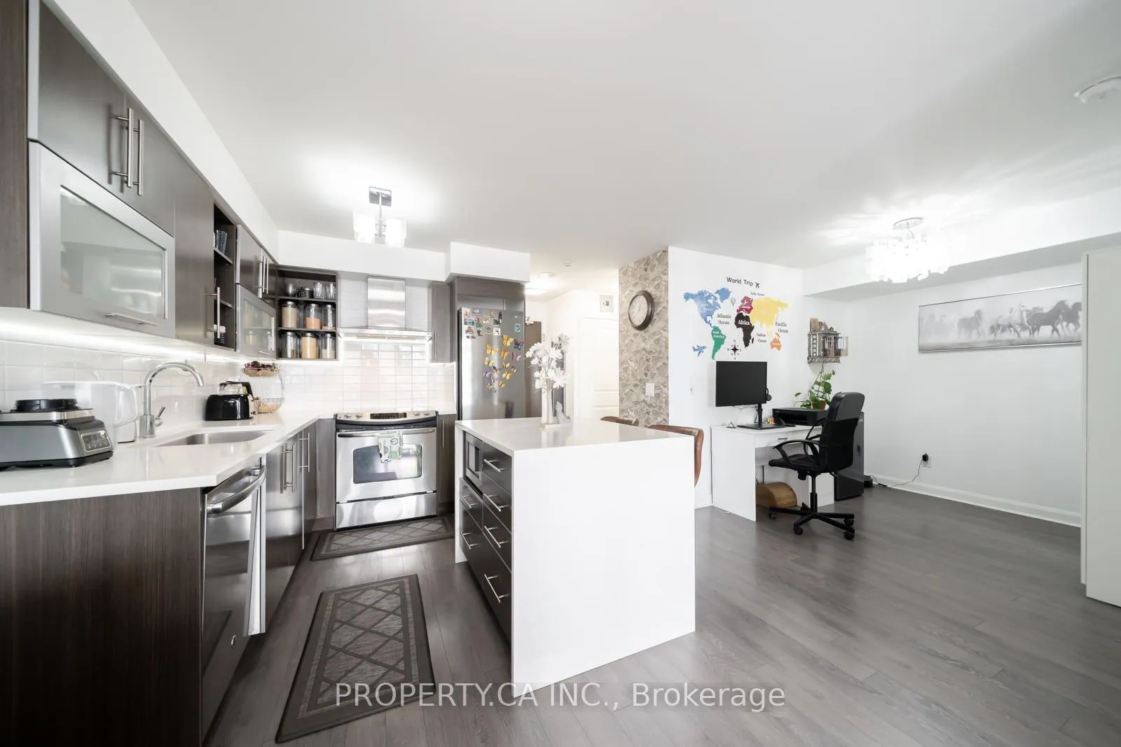 Photo 4 of Unit 1608, 1 Michael Power Place, Etobicoke, Islington-City Centre West — HOMEH