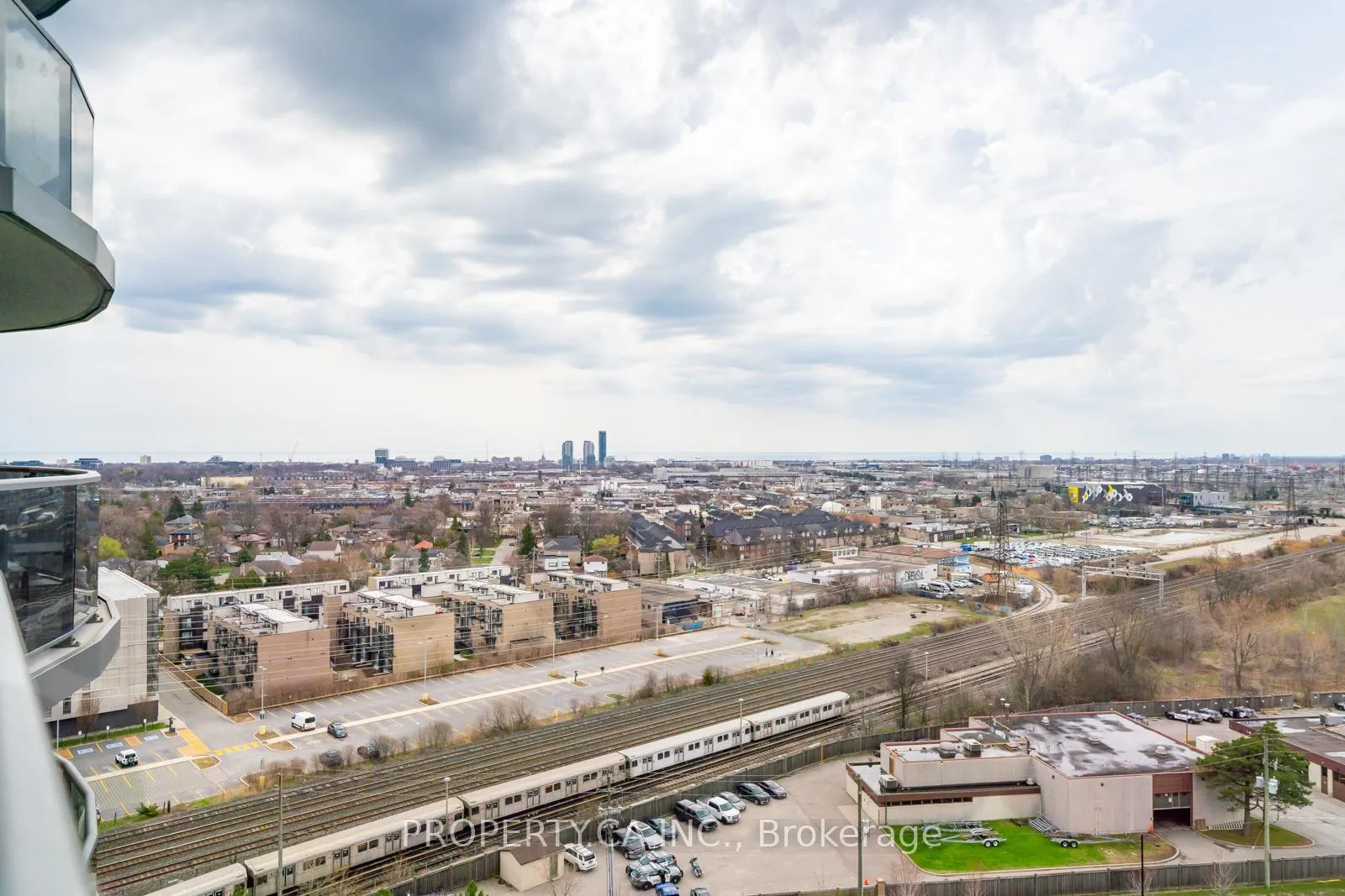 Photo 19 of Unit 1608, 1 Michael Power Place, Etobicoke, Islington-City Centre West — HOMEH