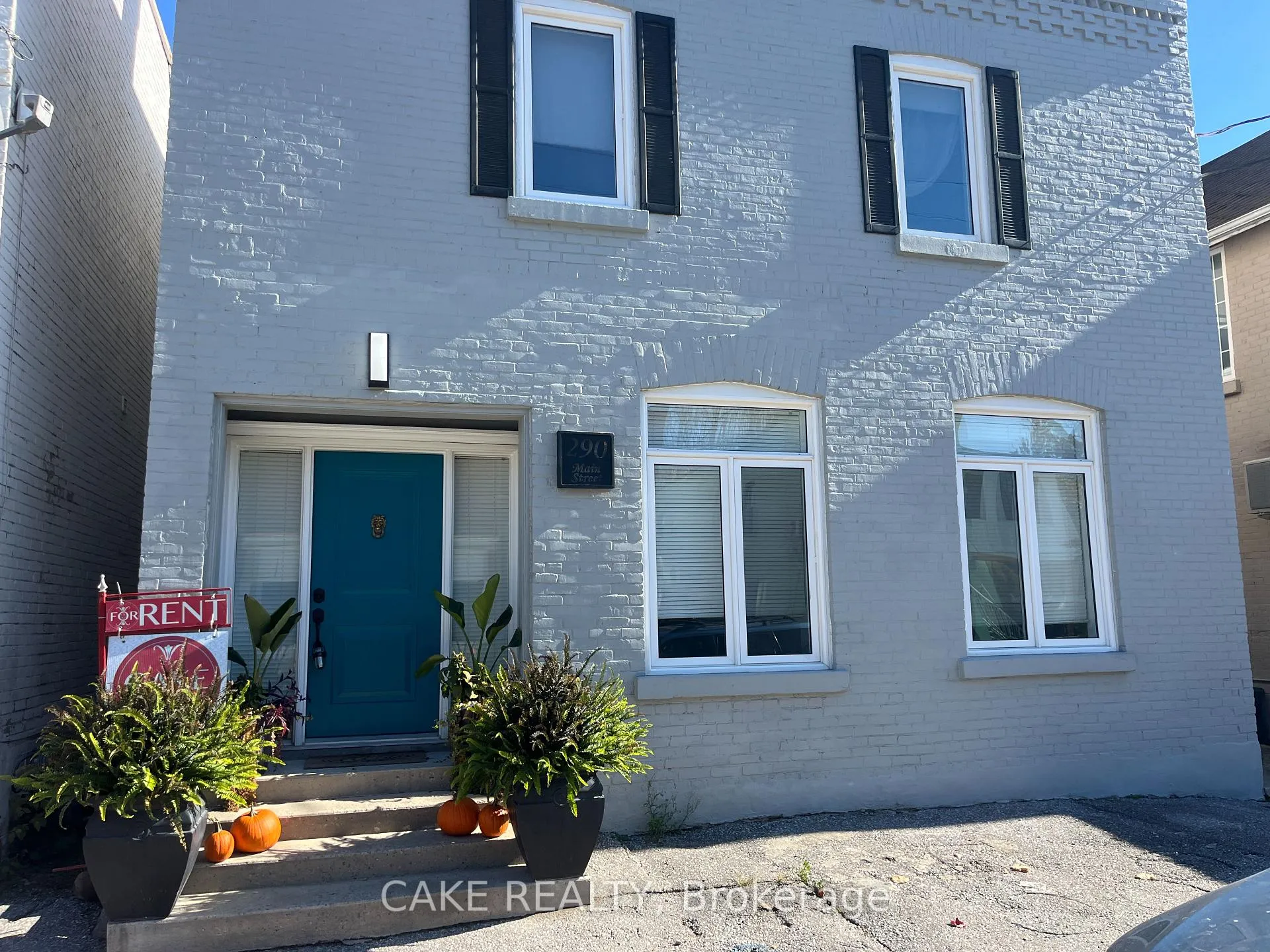 Photo 1 of 290 Main Street, King, Schomberg — HOMEH