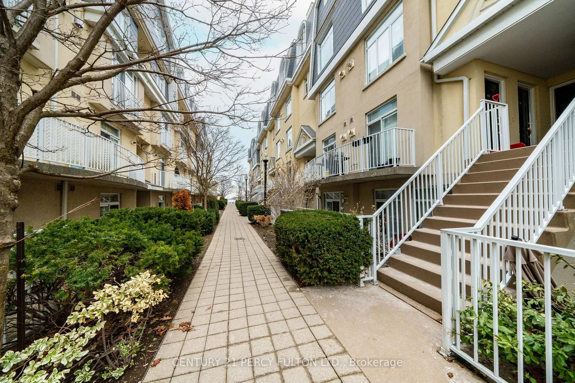 Photo 5 of Unit 335, 32 Stadium Road, Toronto, Niagara — HOMEH