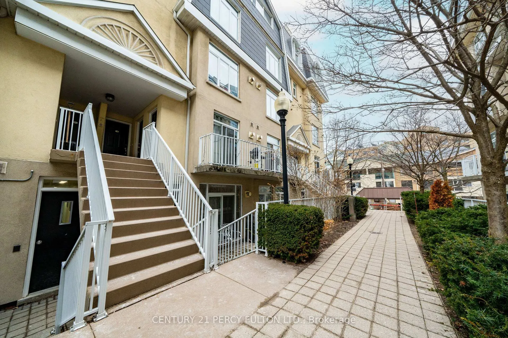 Photo 6 of Unit 335, 32 Stadium Road, Toronto, Niagara — HOMEH