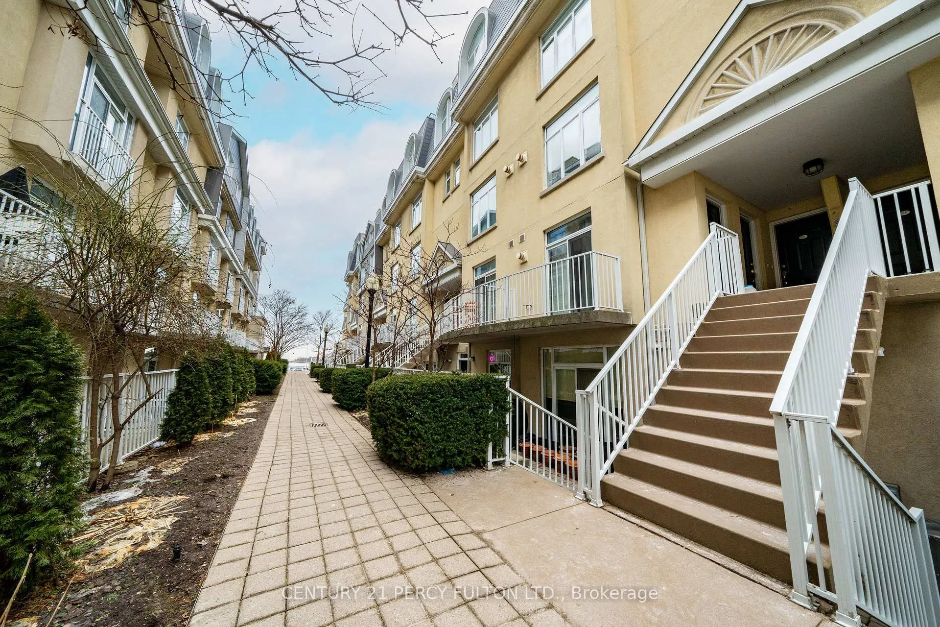 Photo 7 of Unit 335, 32 Stadium Road, Toronto, Niagara — HOMEH