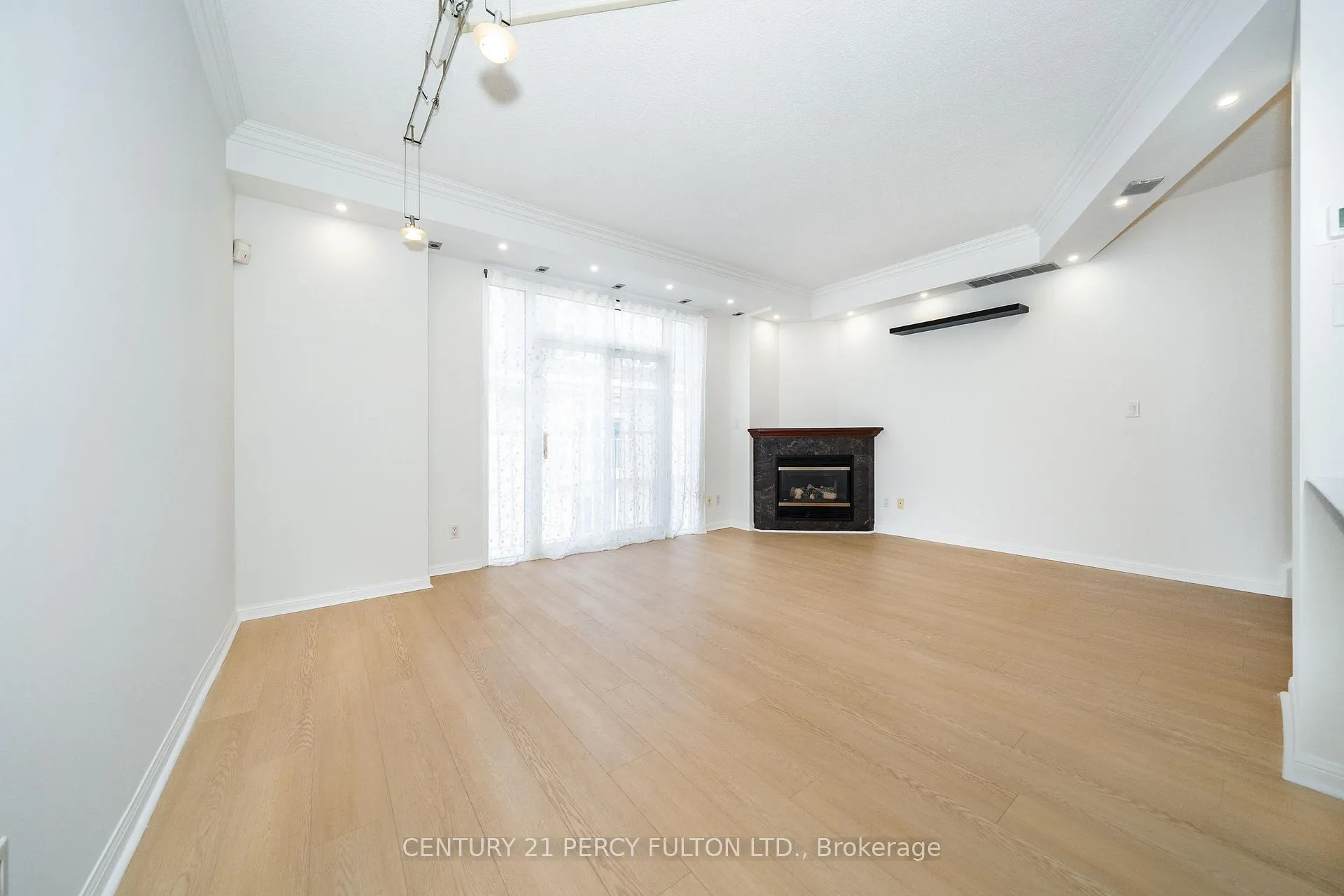 Photo 15 of Unit 335, 32 Stadium Road, Toronto, Niagara — HOMEH