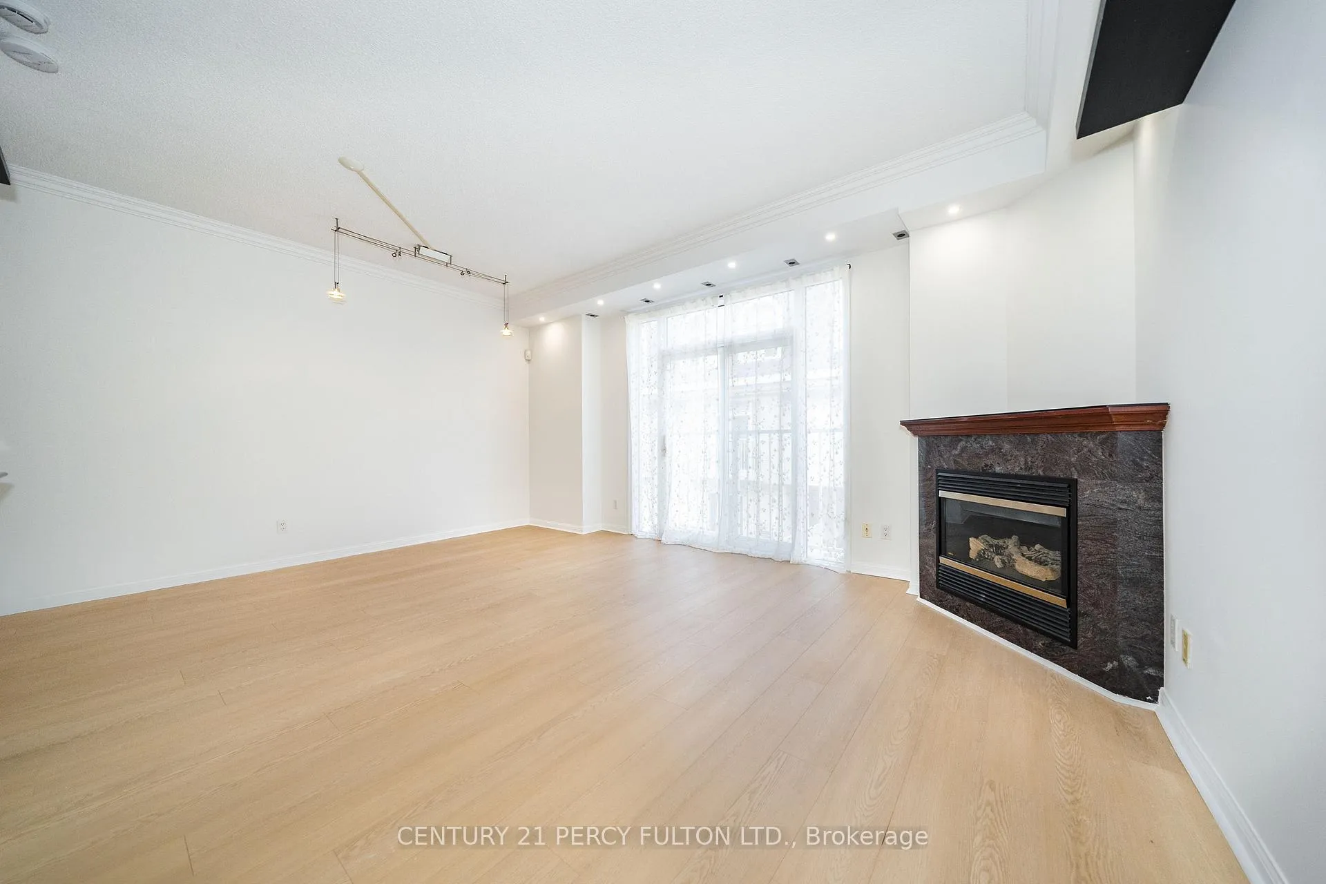 Photo 18 of Unit 335, 32 Stadium Road, Toronto, Niagara — HOMEH