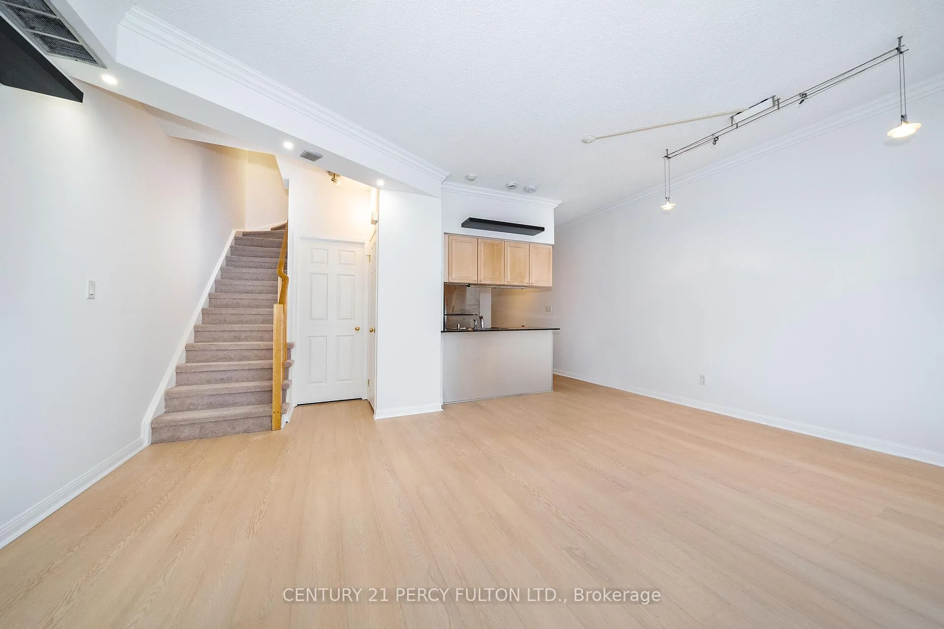 Photo 19 of Unit 335, 32 Stadium Road, Toronto, Niagara — HOMEH