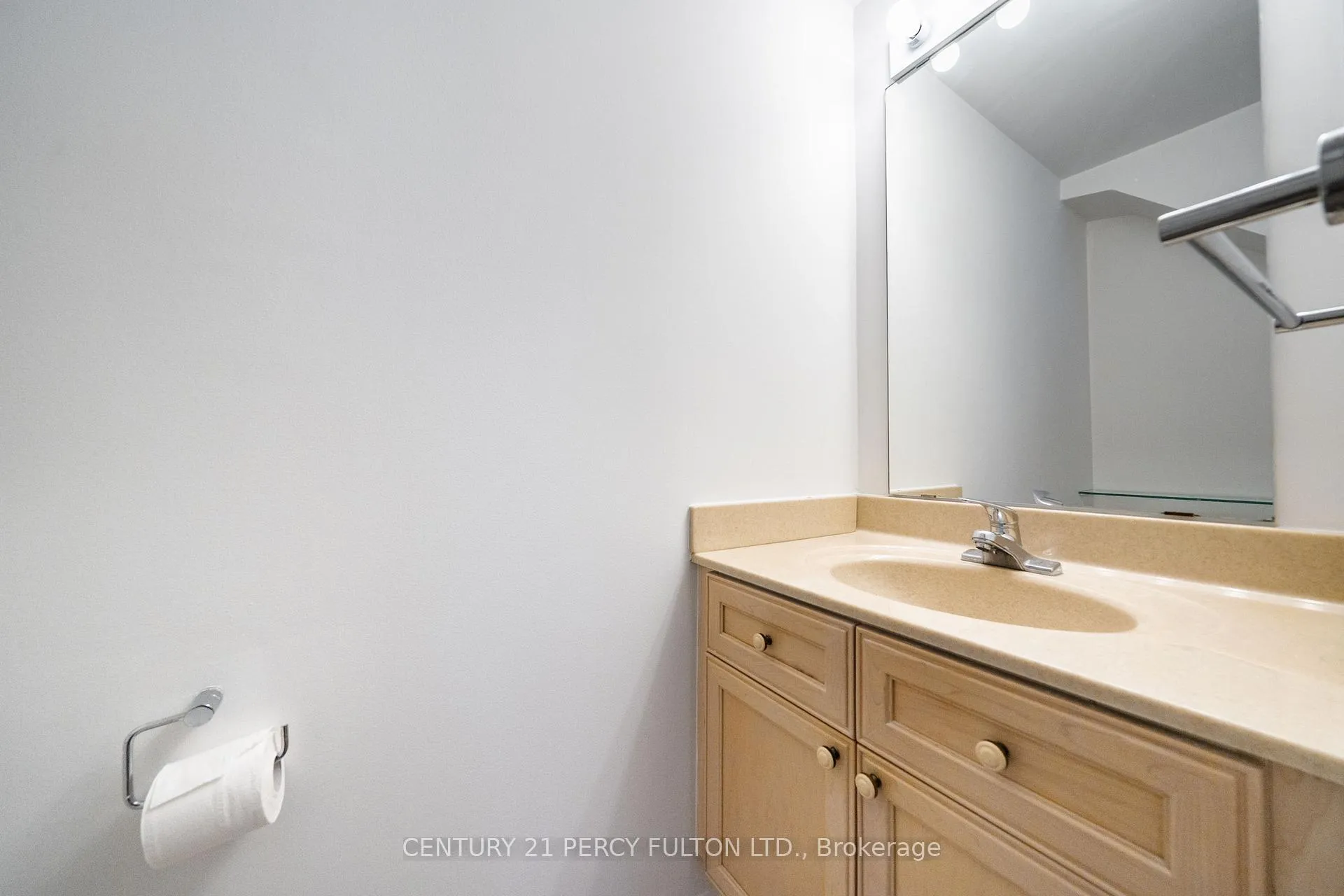 Photo 21 of Unit 335, 32 Stadium Road, Toronto, Niagara — HOMEH