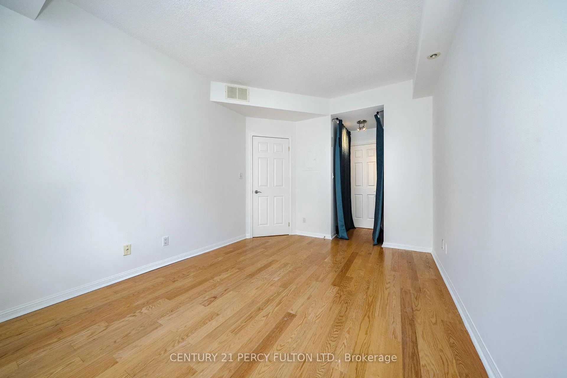 Photo 29 of Unit 335, 32 Stadium Road, Toronto, Niagara — HOMEH