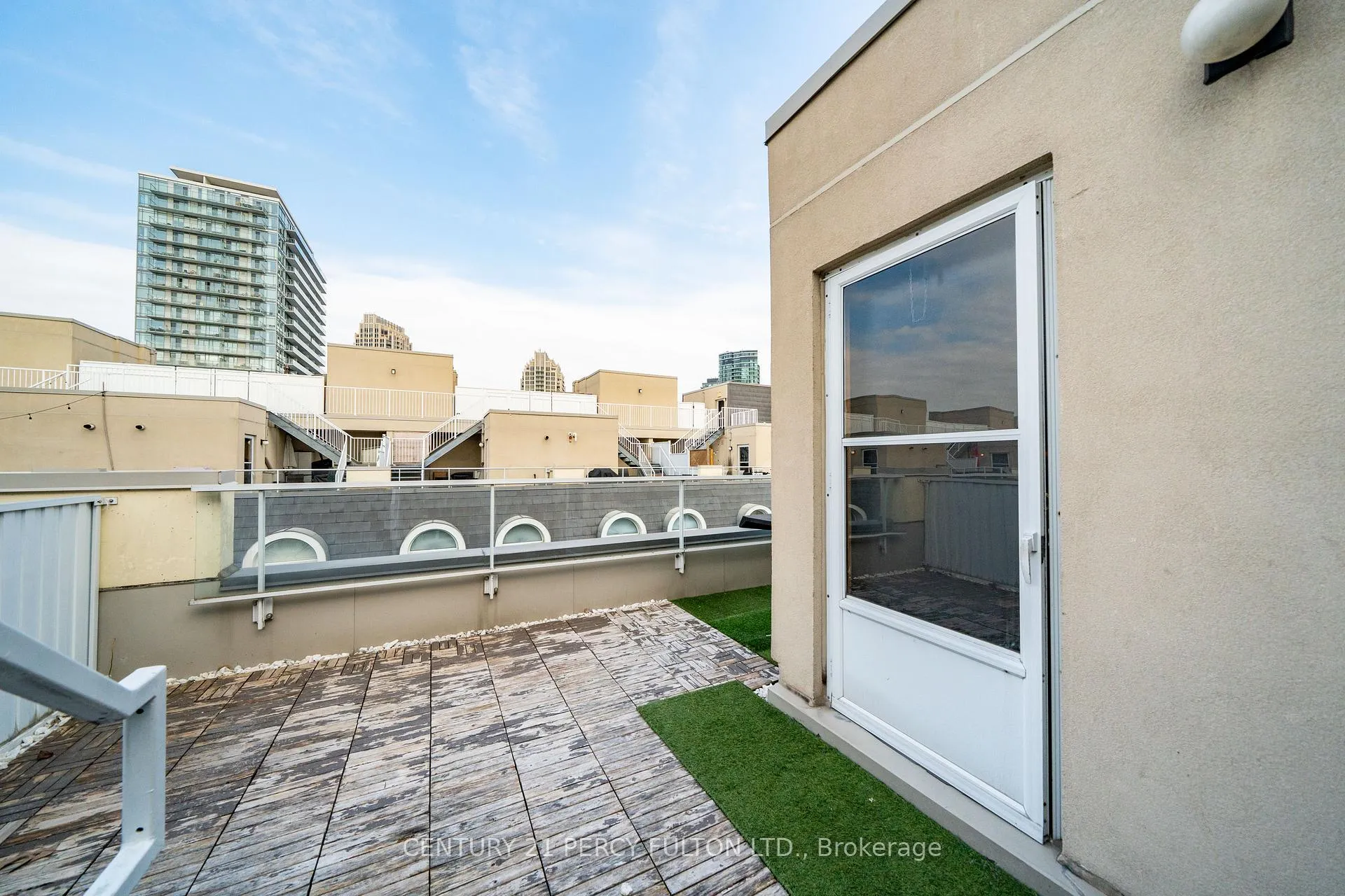 Photo 33 of Unit 335, 32 Stadium Road, Toronto, Niagara — HOMEH