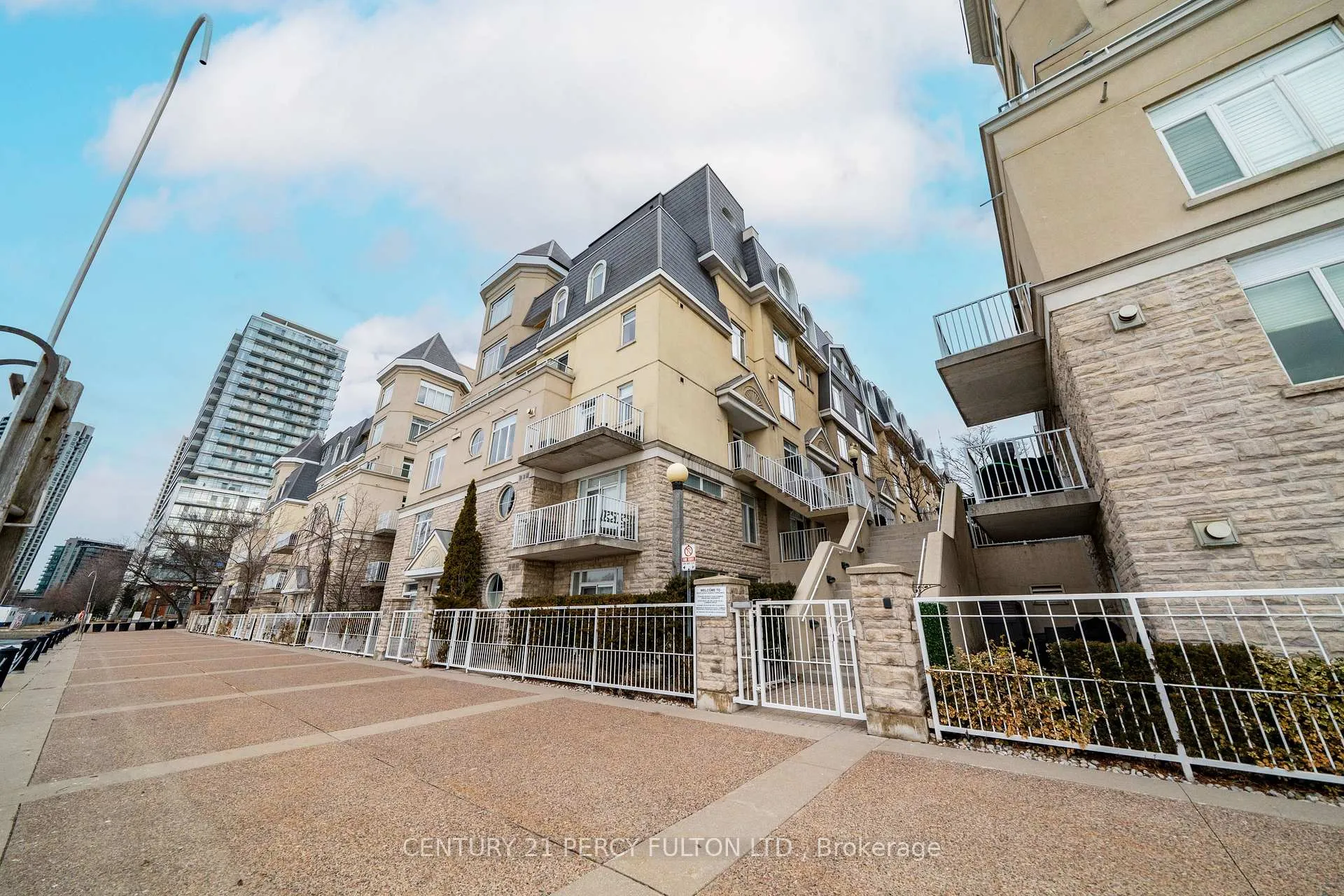 Photo 42 of Unit 335, 32 Stadium Road, Toronto, Niagara — HOMEH