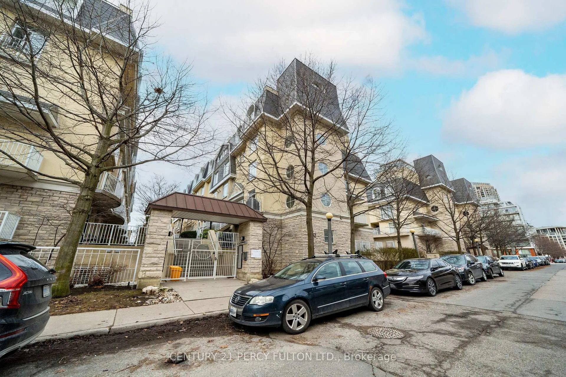 Photo 44 of Unit 335, 32 Stadium Road, Toronto, Niagara — HOMEH