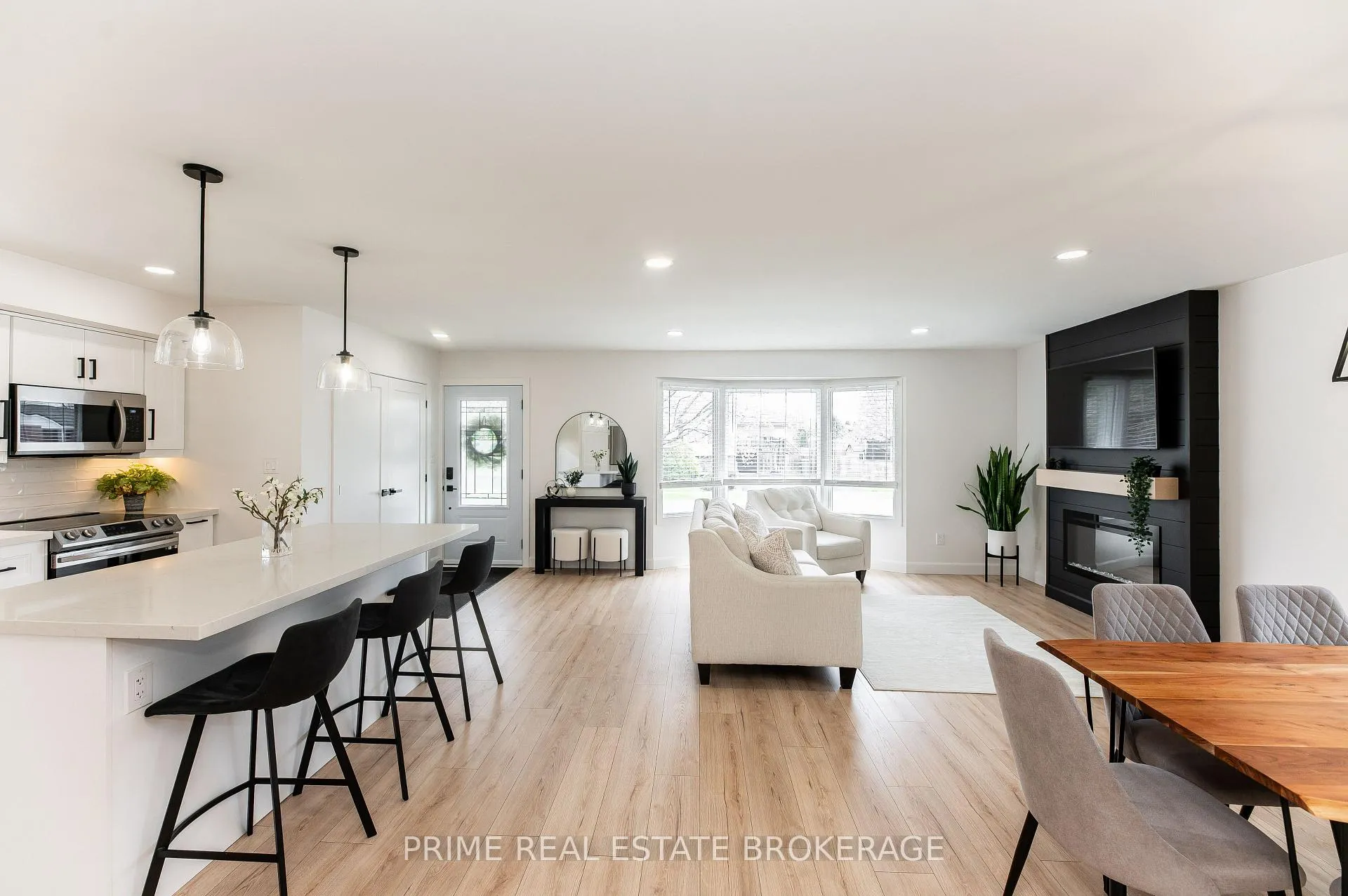 Photo 5 of 33 Rice Road, St. Thomas — HOMEH