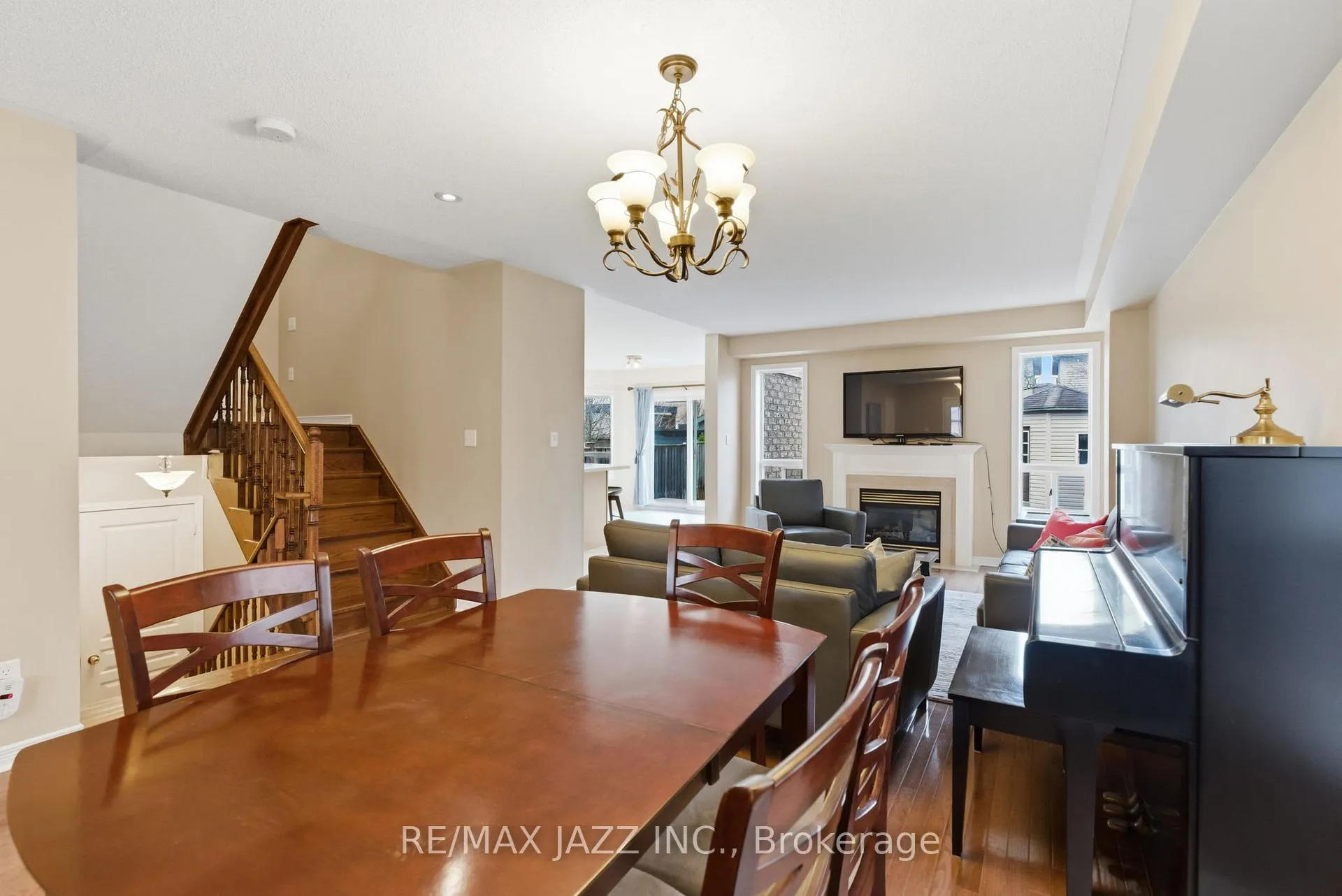 Photo 7 of 42 Russell Barton Lane, Uxbridge — HOMEH