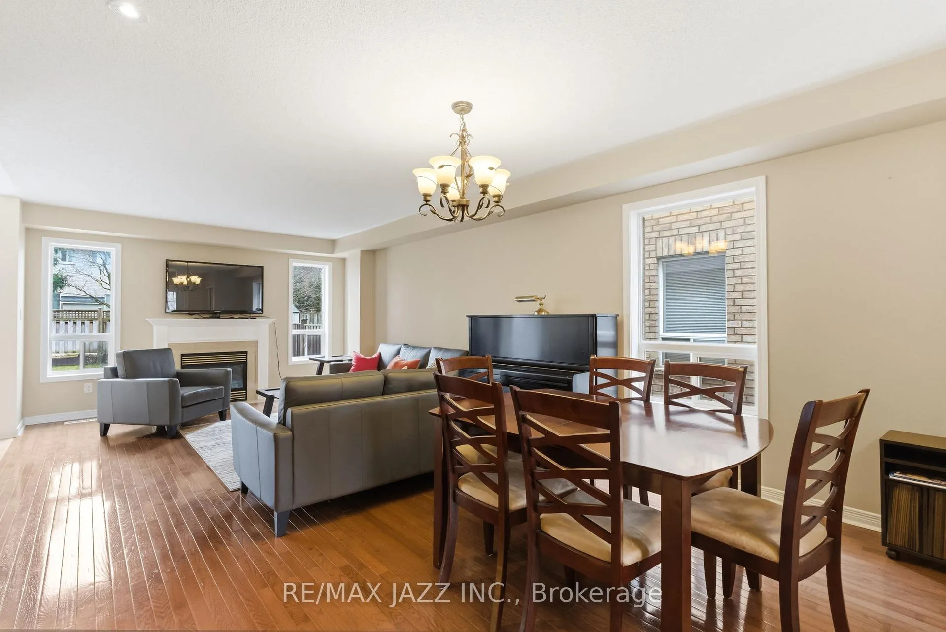 Photo 9 of 42 Russell Barton Lane, Uxbridge — HOMEH