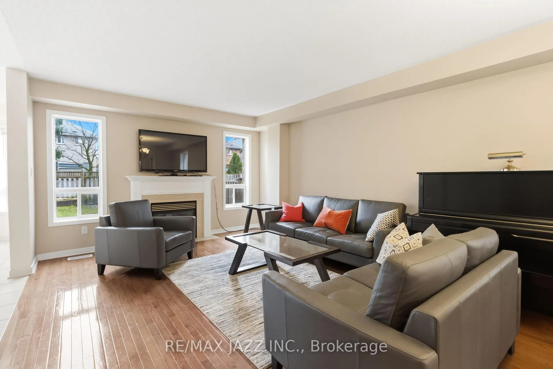 Photo 10 of 42 Russell Barton Lane, Uxbridge — HOMEH