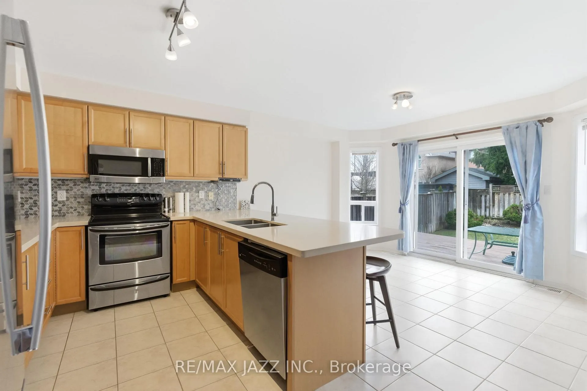 Photo 15 of 42 Russell Barton Lane, Uxbridge — HOMEH