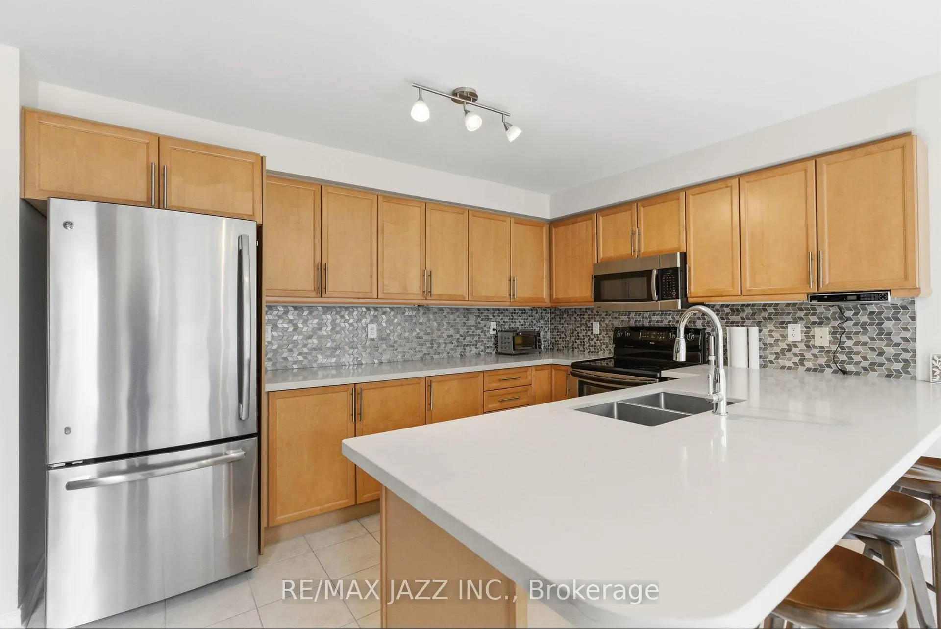 Photo 16 of 42 Russell Barton Lane, Uxbridge — HOMEH