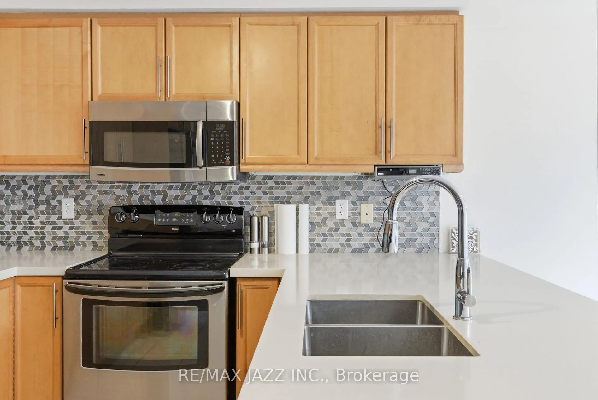 Photo 17 of 42 Russell Barton Lane, Uxbridge — HOMEH