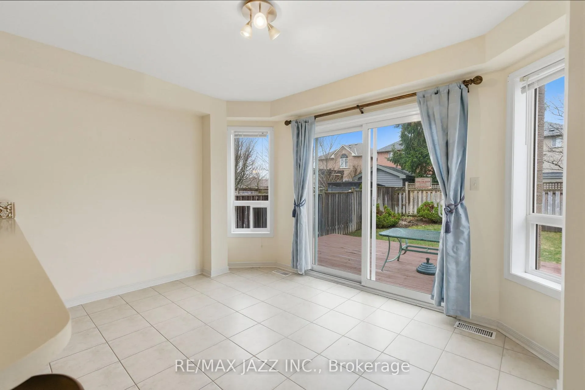 Photo 19 of 42 Russell Barton Lane, Uxbridge — HOMEH