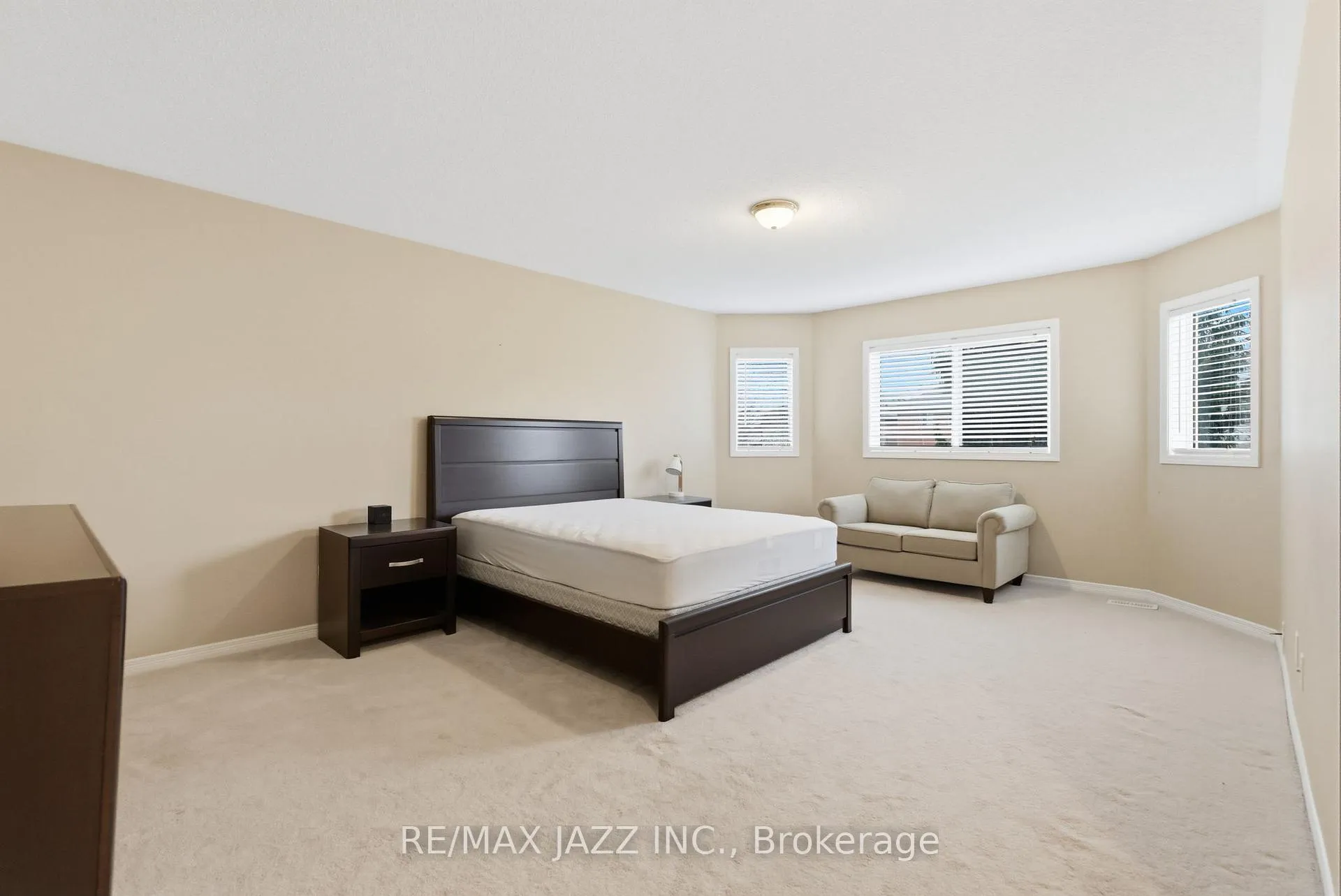 Photo 23 of 42 Russell Barton Lane, Uxbridge — HOMEH