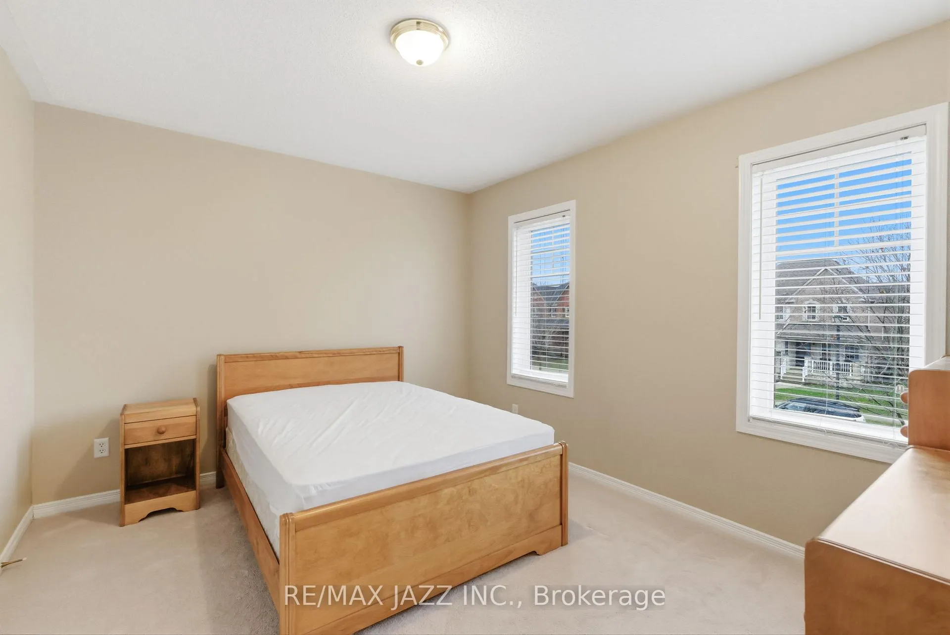 Photo 32 of 42 Russell Barton Lane, Uxbridge — HOMEH