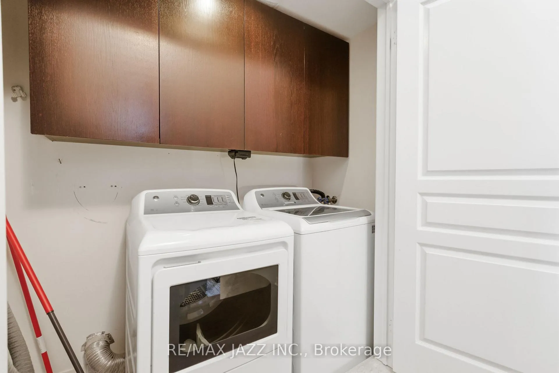 Photo 34 of 42 Russell Barton Lane, Uxbridge — HOMEH