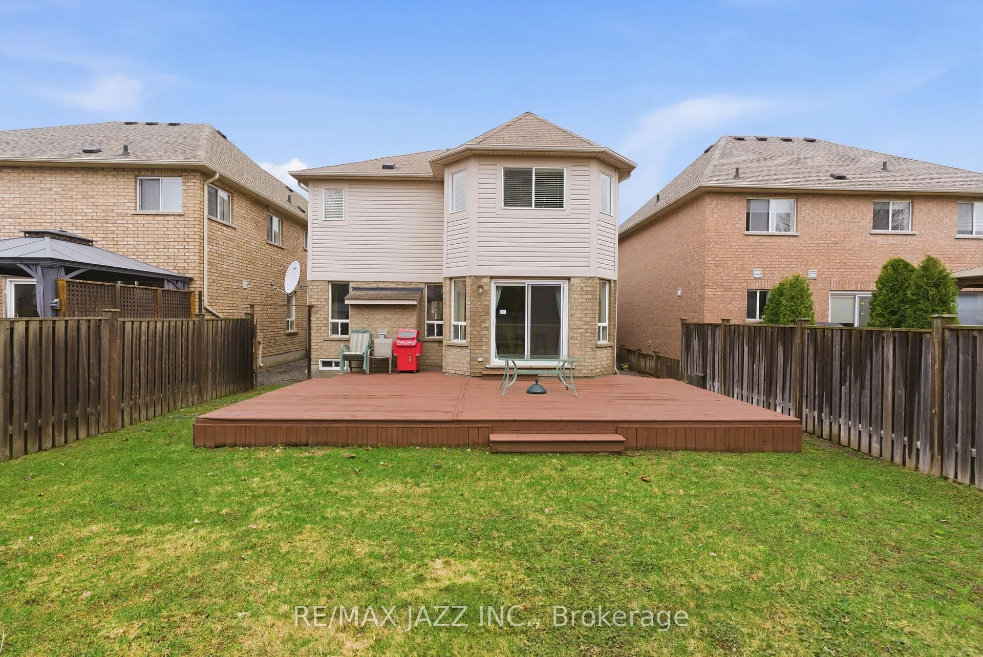 Photo 43 of 42 Russell Barton Lane, Uxbridge — HOMEH