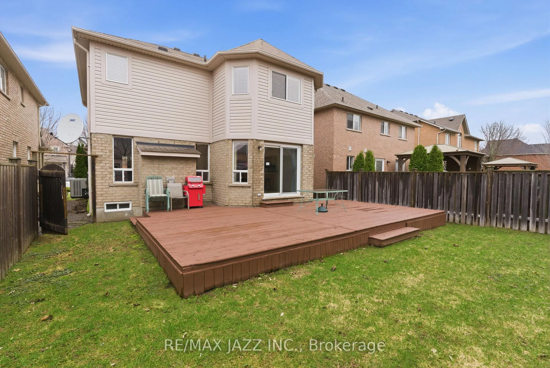 Photo 44 of 42 Russell Barton Lane, Uxbridge — HOMEH