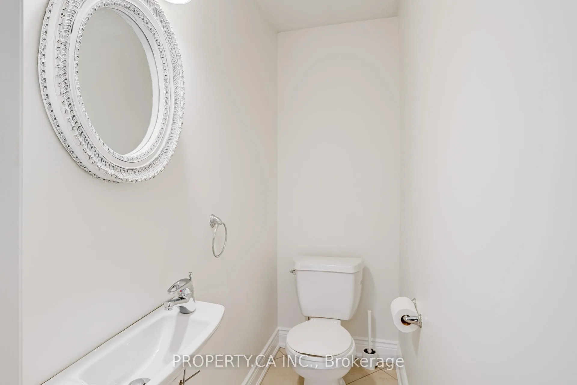 Photo 10 of Unit Upper, 21 D'arcy Street, Toronto, Kensington-Chinatown — HOMEH