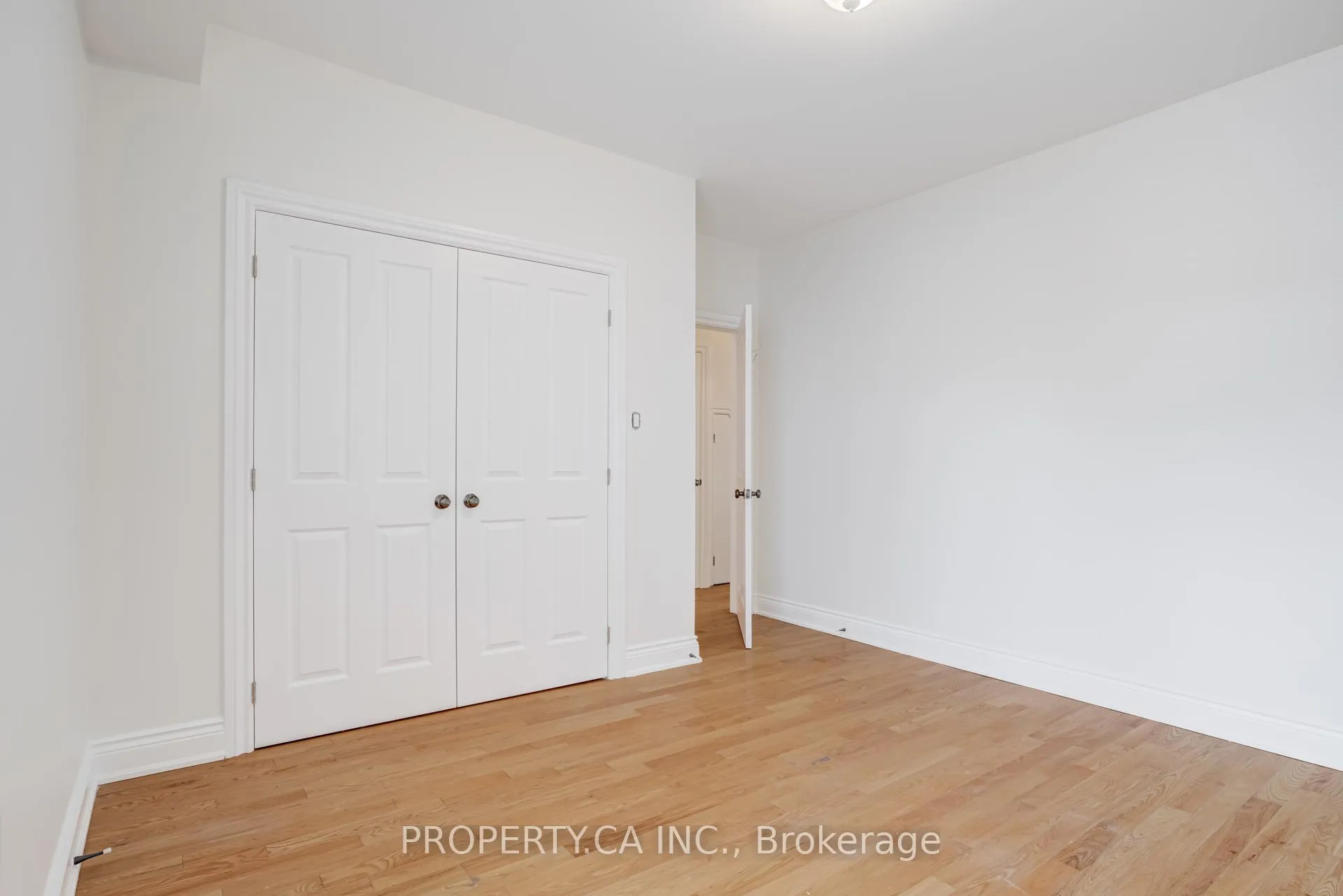 Photo 16 of Unit Upper, 21 D'arcy Street, Toronto, Kensington-Chinatown — HOMEH