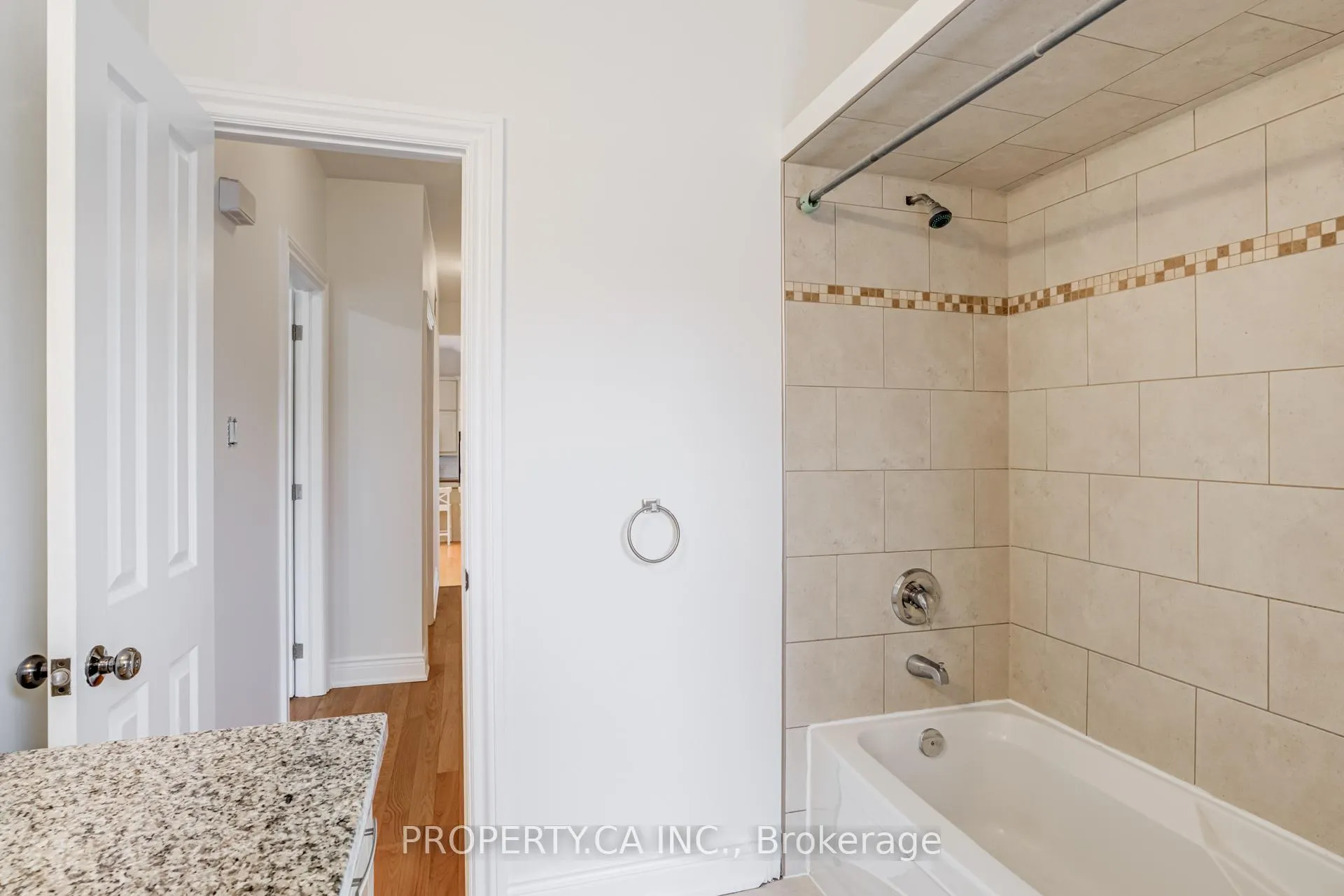 Photo 25 of Unit Upper, 21 D'arcy Street, Toronto, Kensington-Chinatown — HOMEH