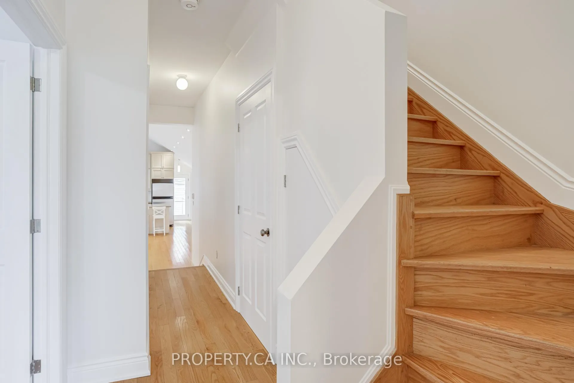 Photo 27 of Unit Upper, 21 D'arcy Street, Toronto, Kensington-Chinatown — HOMEH