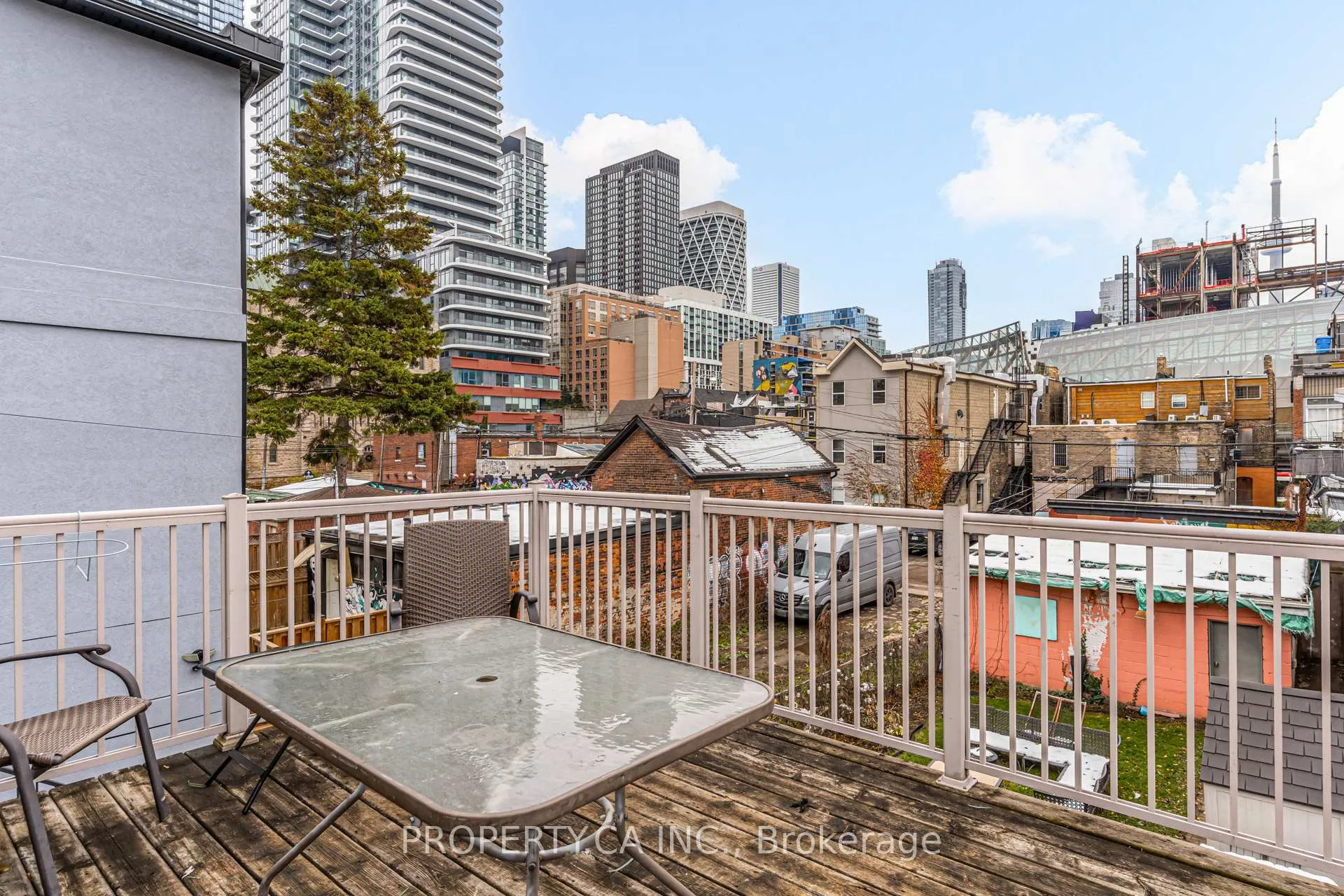 Photo 32 of Unit Upper, 21 D'arcy Street, Toronto, Kensington-Chinatown — HOMEH