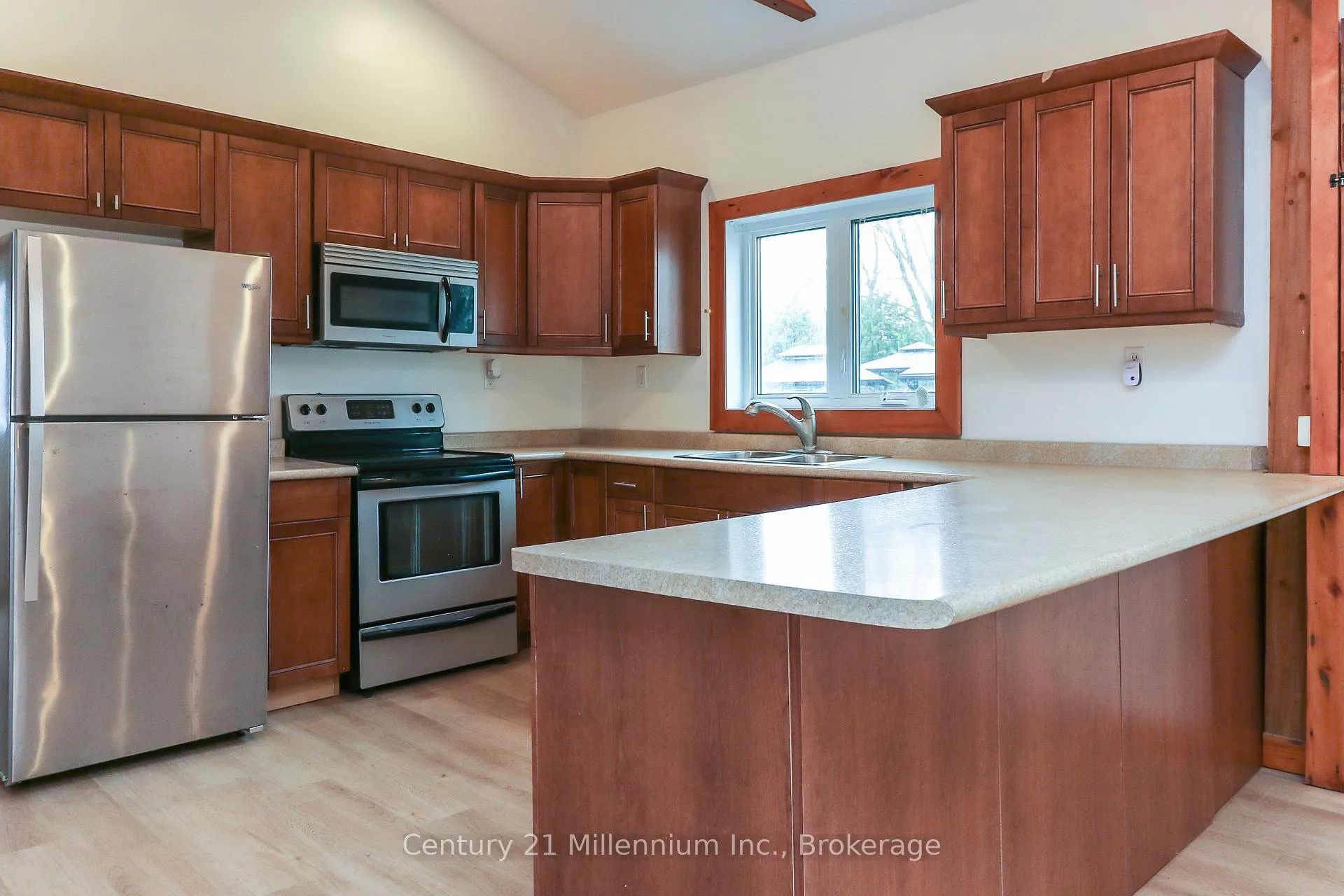 Photo 9 of 246 Superior Street, Clearview, Stayner — HOMEH