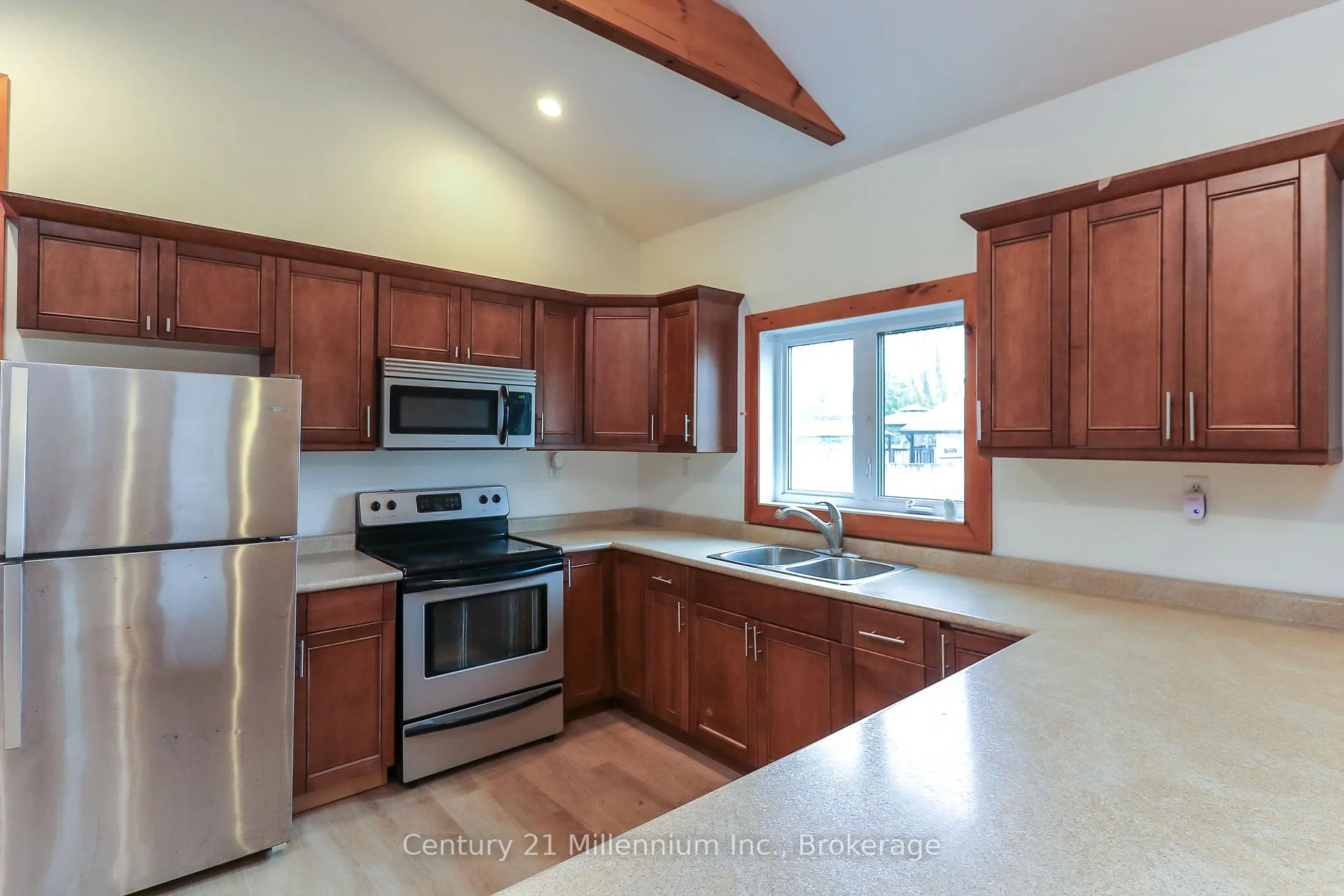 Photo 11 of 246 Superior Street, Clearview, Stayner — HOMEH