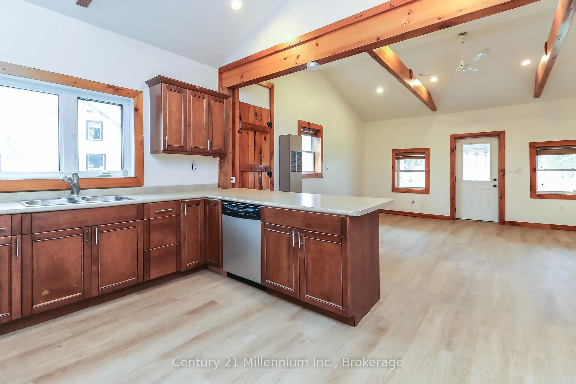 Photo 13 of 246 Superior Street, Clearview, Stayner — HOMEH
