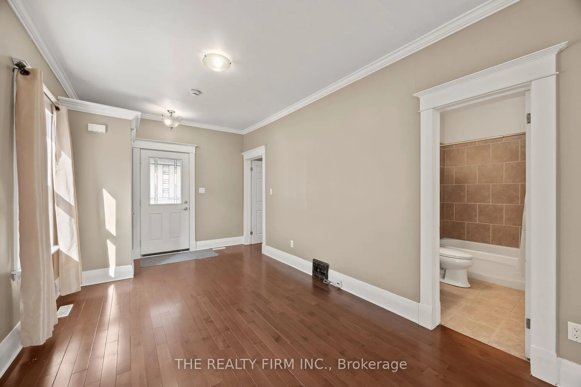 Photo 9 of 33 Terrence Street, London, East L — HOMEH