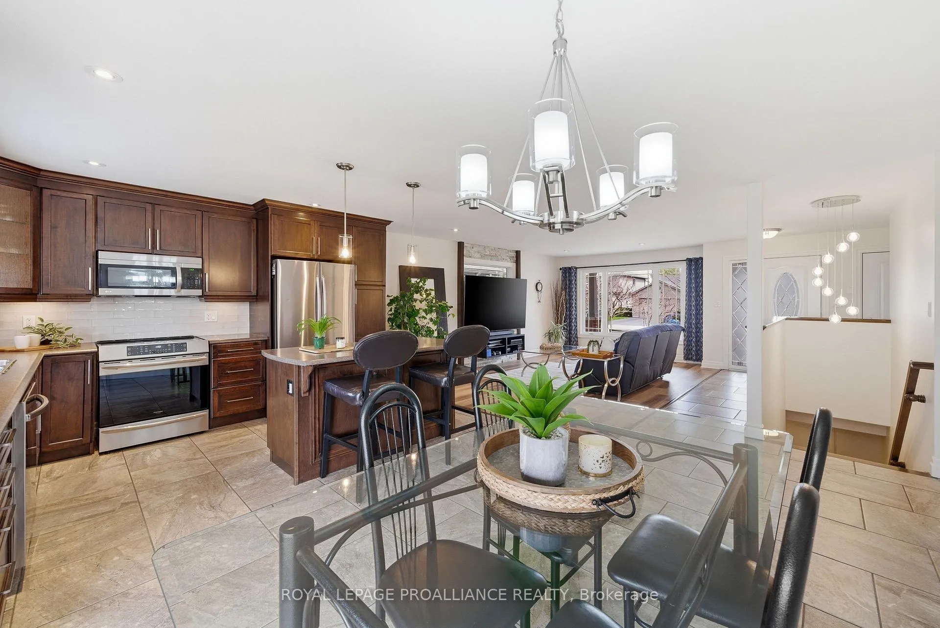 Photo 13 of 6 Aspen Drive, Quinte West, Murray Ward — HOMEH