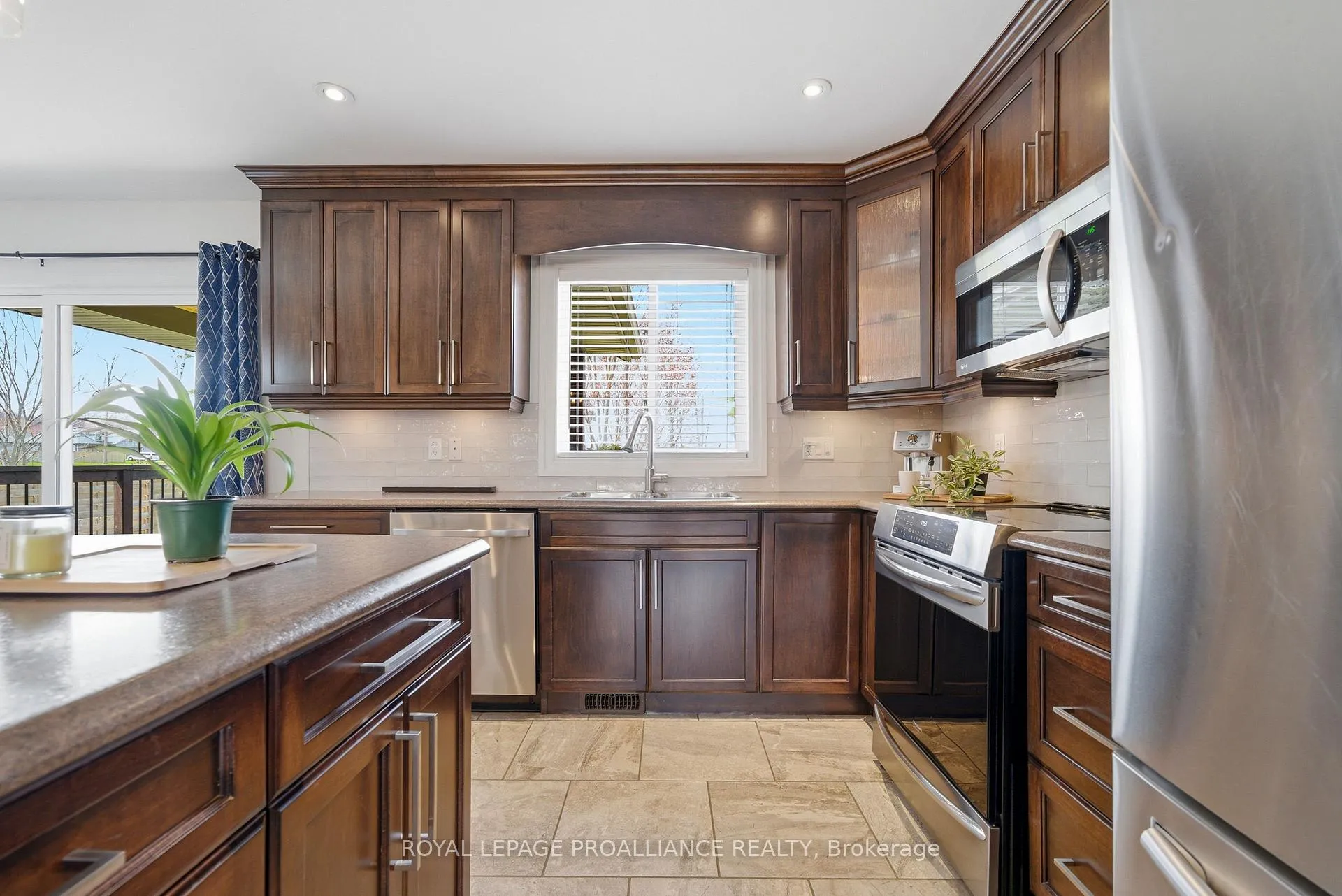 Photo 15 of 6 Aspen Drive, Quinte West, Murray Ward — HOMEH