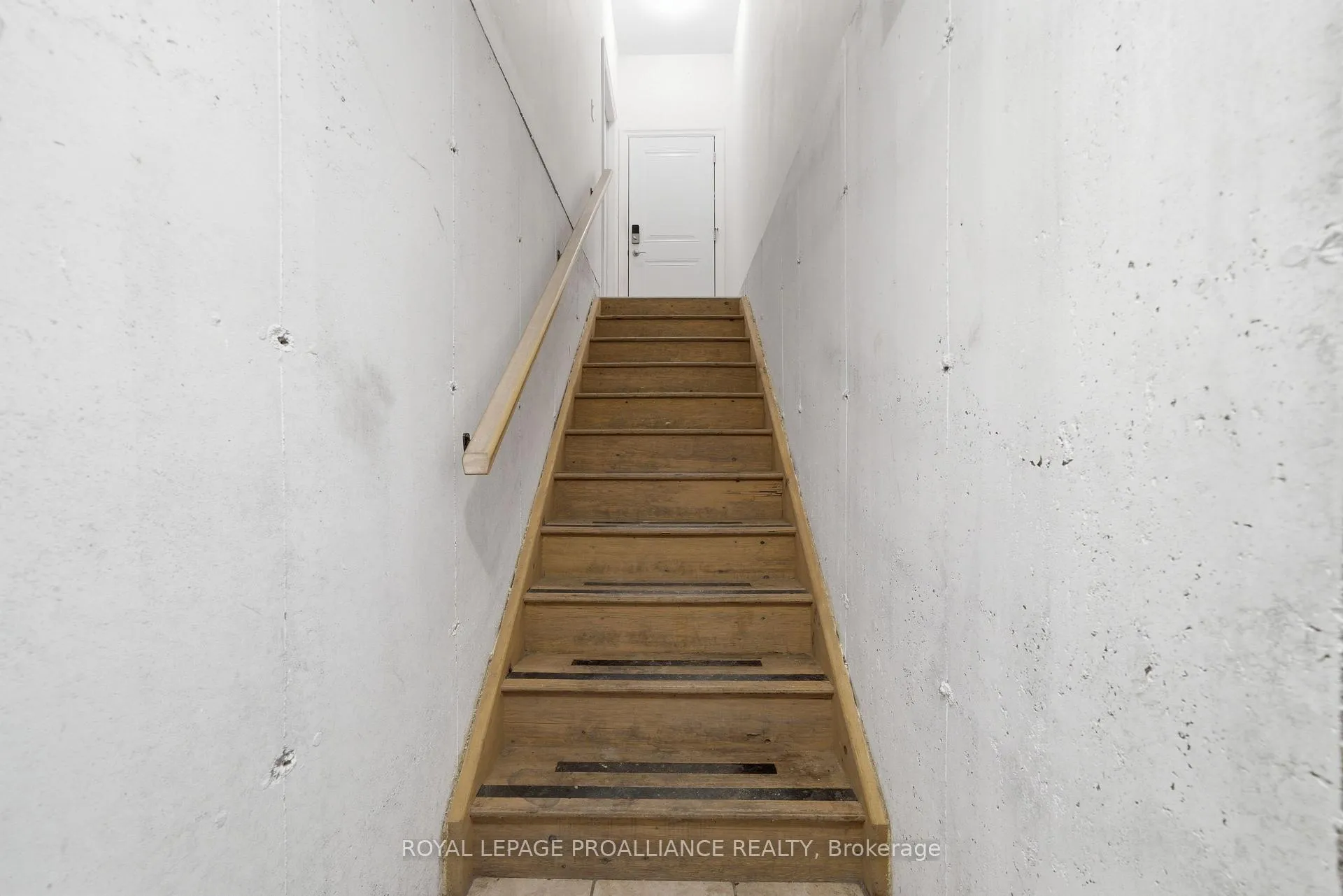 Photo 36 of 6 Aspen Drive, Quinte West, Murray Ward — HOMEH