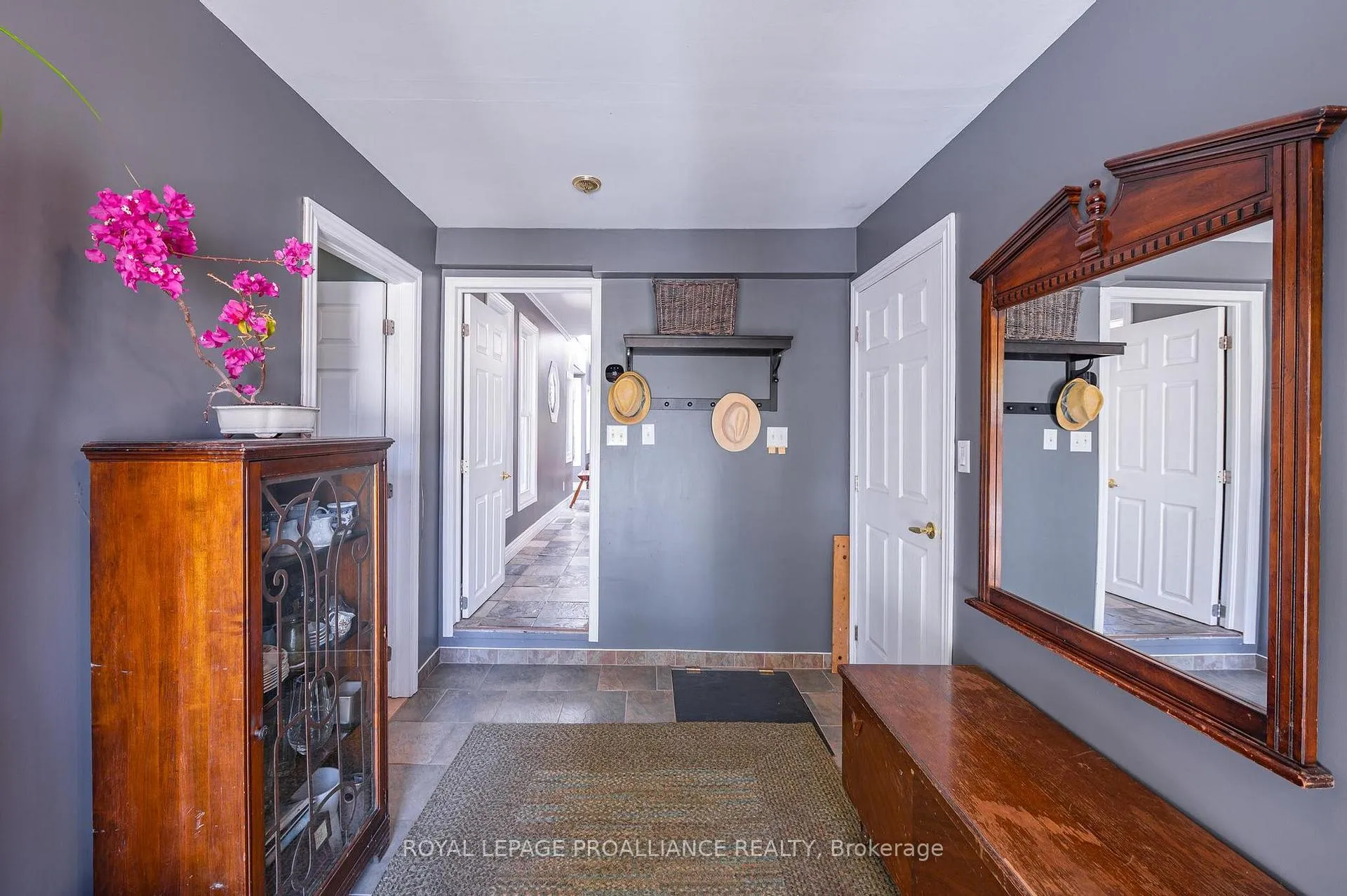 Photo 12 of 280 Presqu'ile Parkway, Brighton — HOMEH