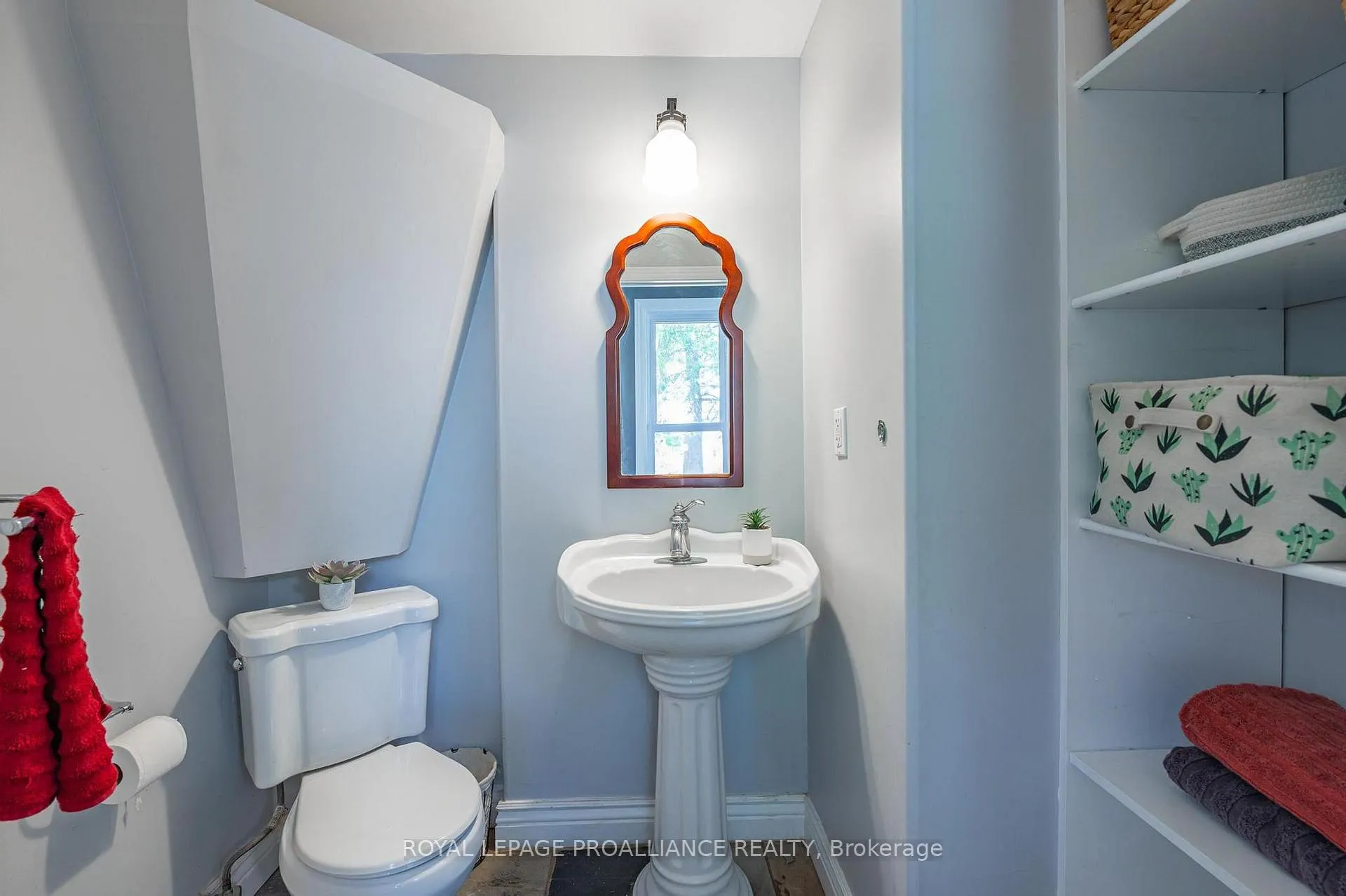 Photo 18 of 280 Presqu'ile Parkway, Brighton — HOMEH