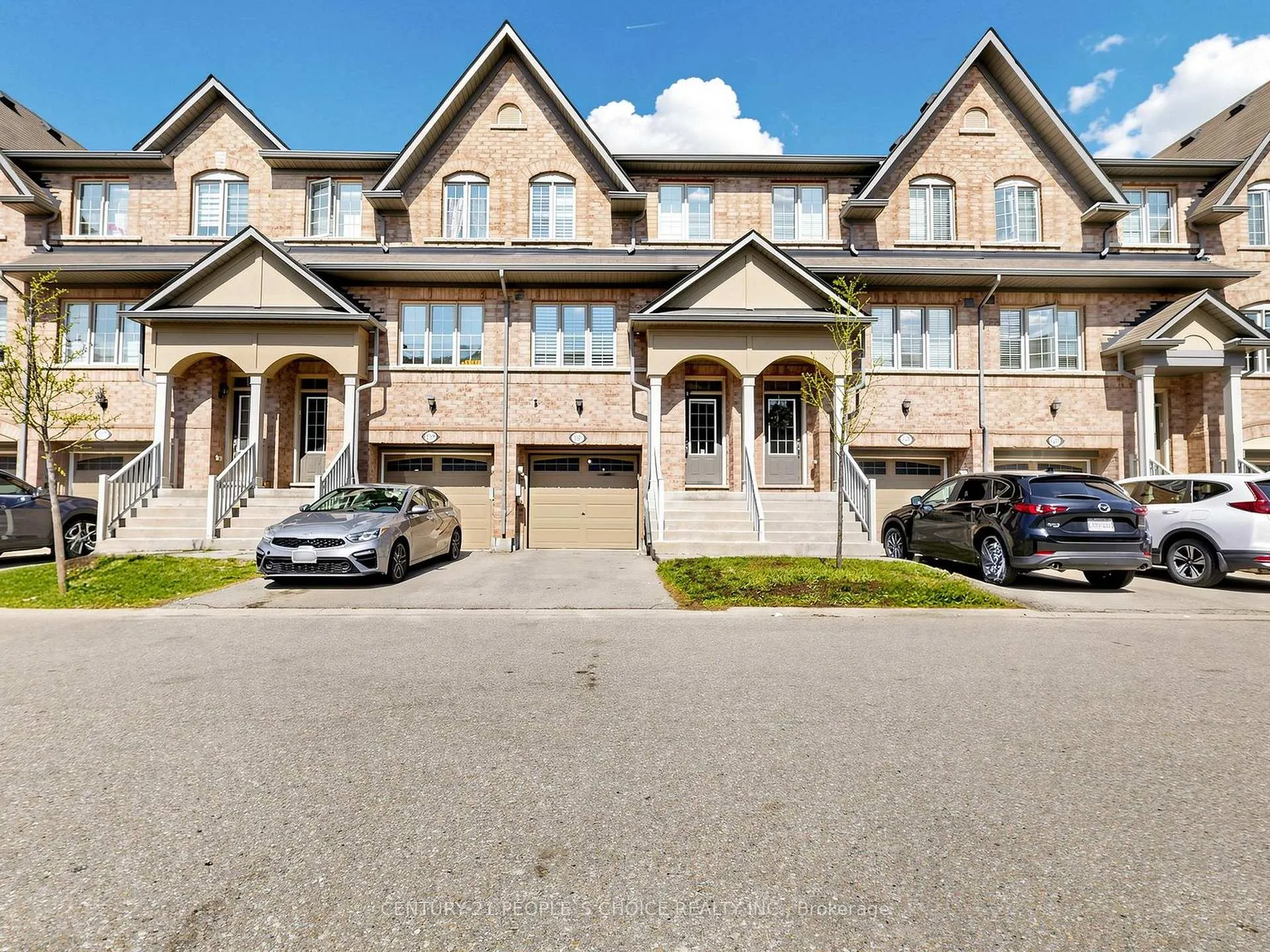 Front of 1321 Granrock Crescent