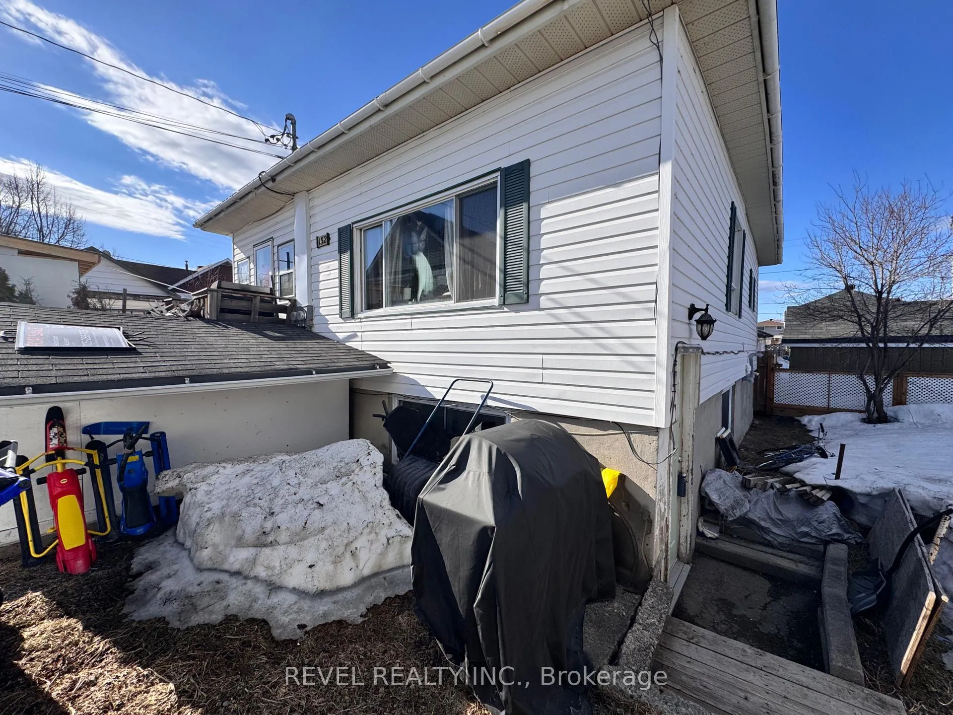 Photo 3 of 132 Bruce Avenue, Timmins, SP - Main Area — HOMEH