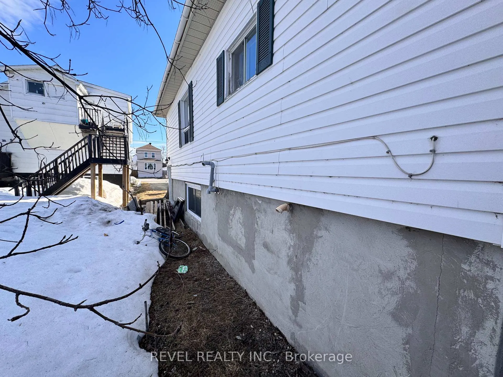 Photo 5 of 132 Bruce Avenue, Timmins, SP - Main Area — HOMEH