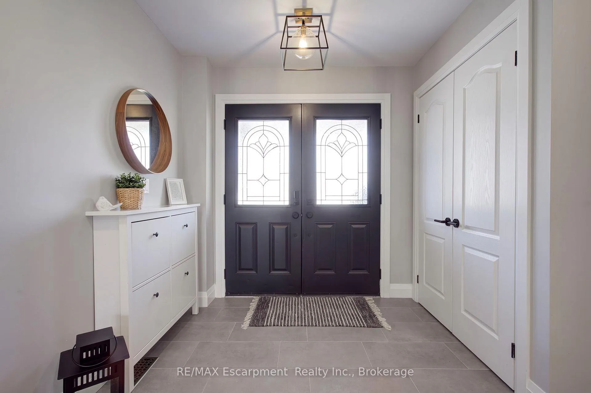 Photo 5 of 4868 Capri Crescent, Burlington, Alton — HOMEH