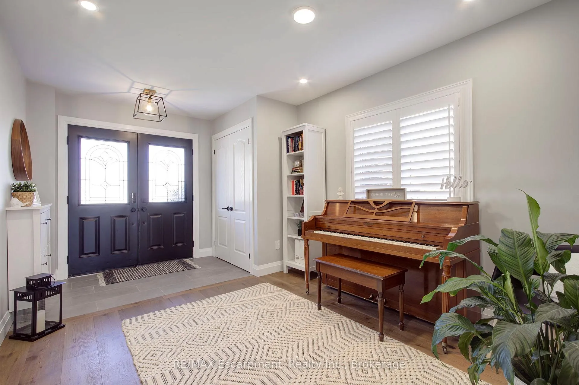 Photo 6 of 4868 Capri Crescent, Burlington, Alton — HOMEH