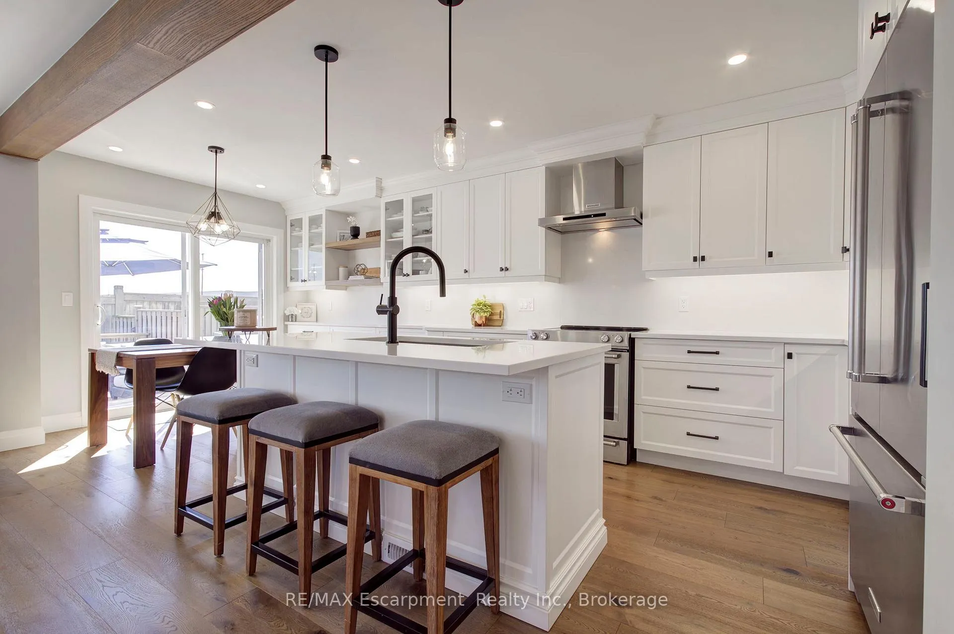 Photo 8 of 4868 Capri Crescent, Burlington, Alton — HOMEH