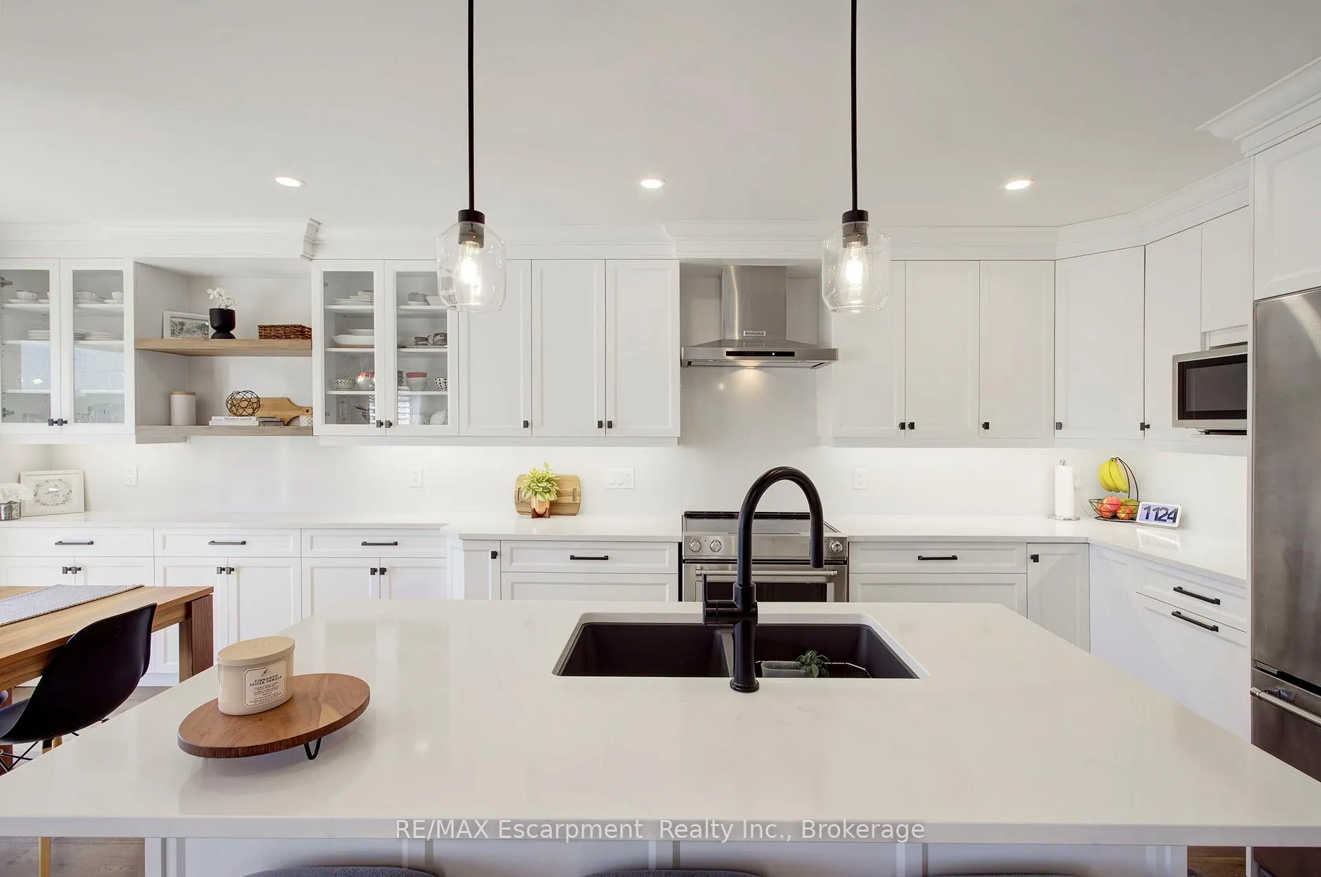 Photo 10 of 4868 Capri Crescent, Burlington, Alton — HOMEH